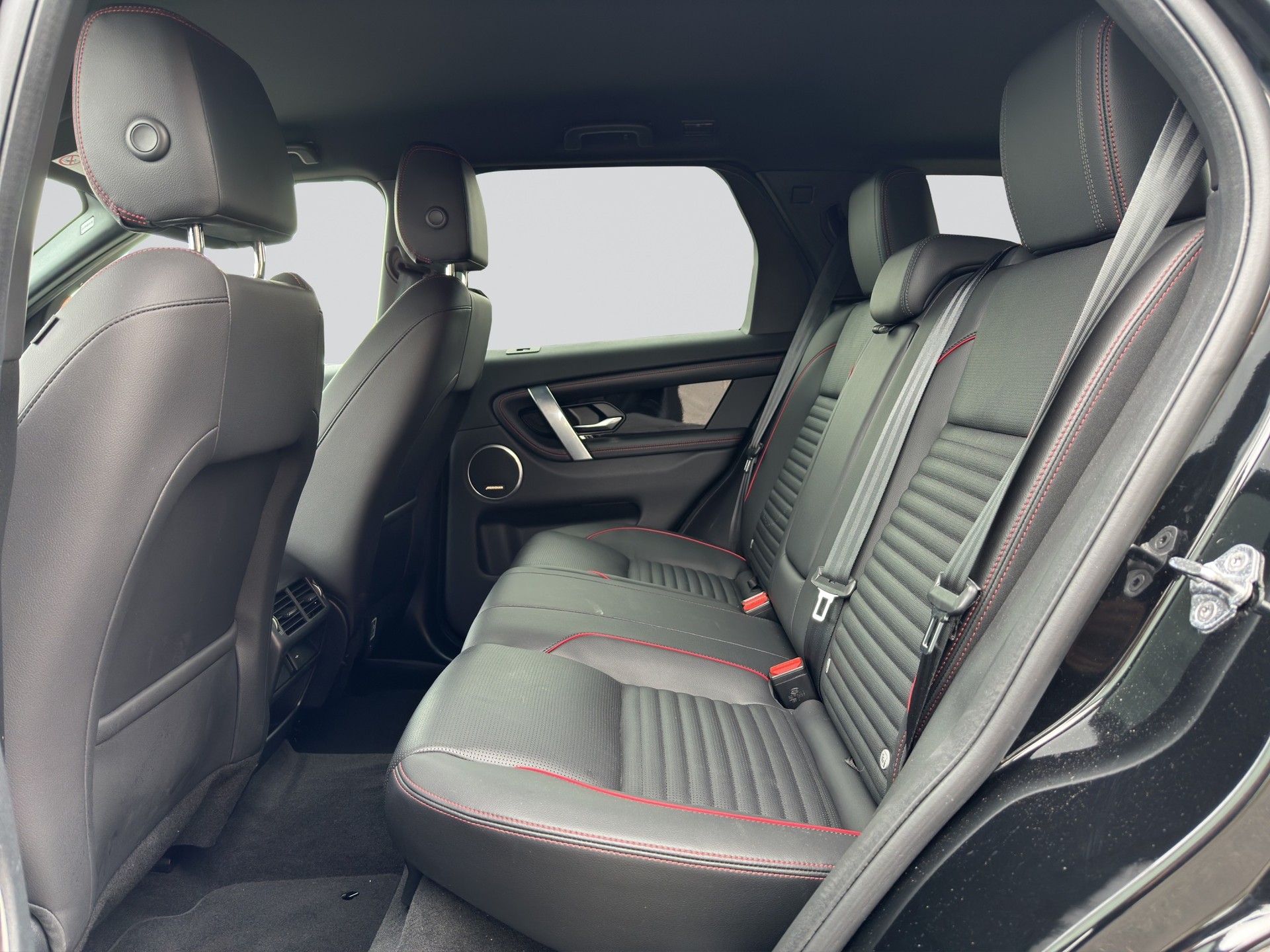 LAND ROVER Discovery Sport R Dyn P200 2.0 AT9-image-7
