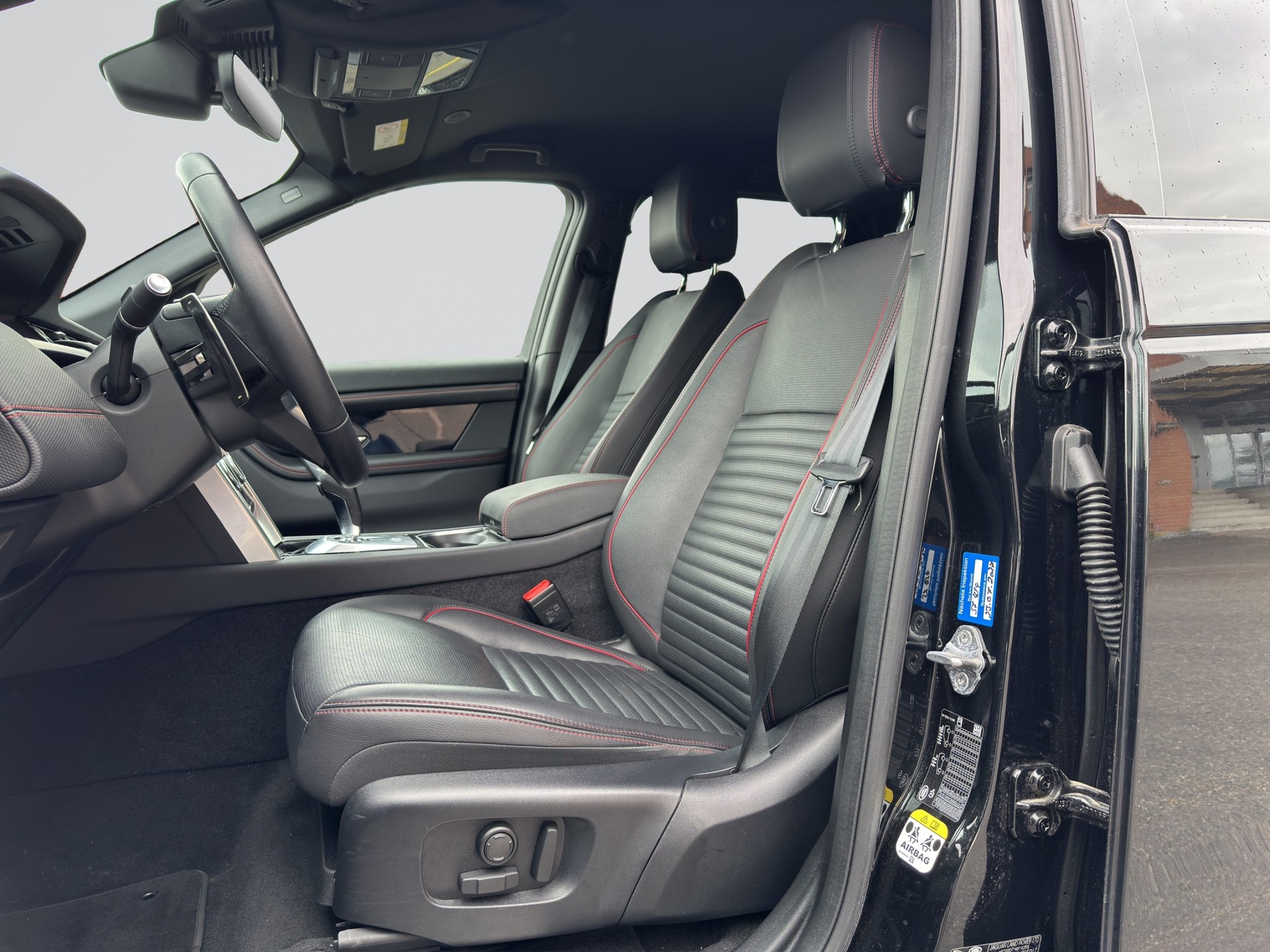 LAND ROVER Discovery Sport R Dyn P200 2.0 AT9-image-5