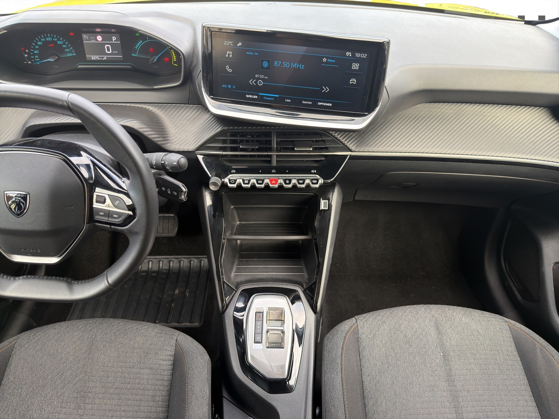 PEUGEOT 208 1.2 Hybrid Style-image-19