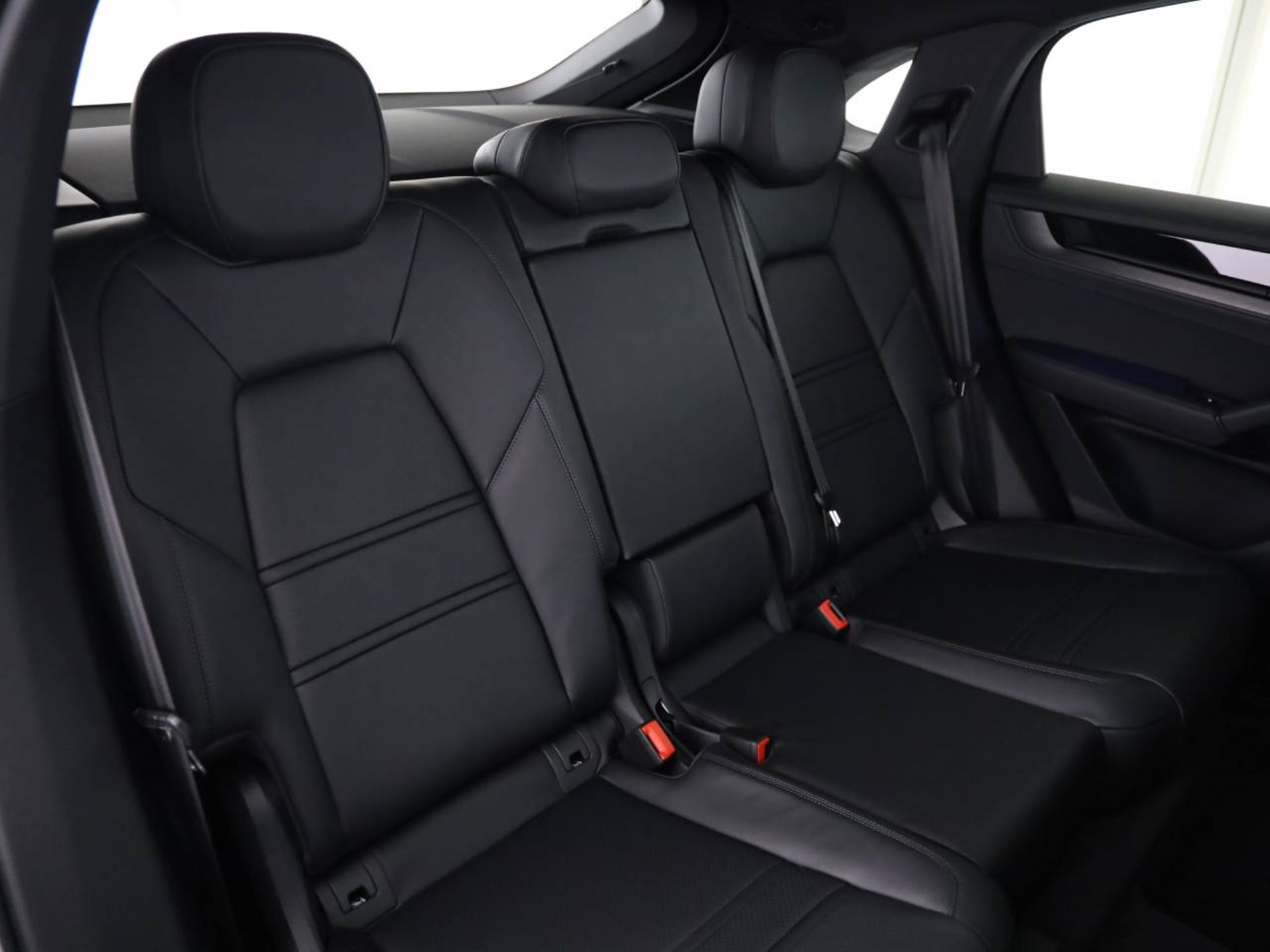 PORSCHE Cayenne Coupé Black Edition-image-19