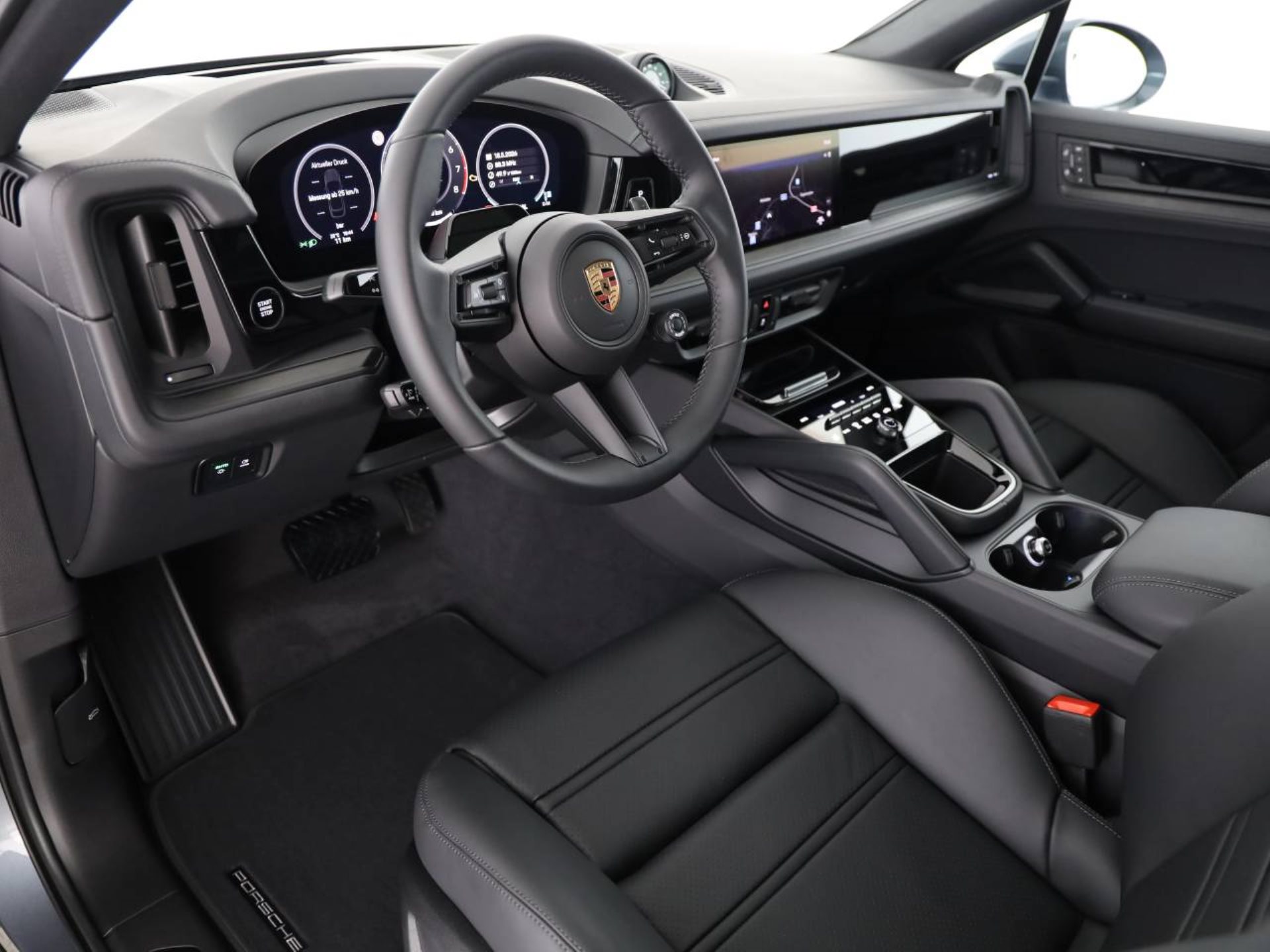 PORSCHE Cayenne Coupé Black Edition-showroom-element-3