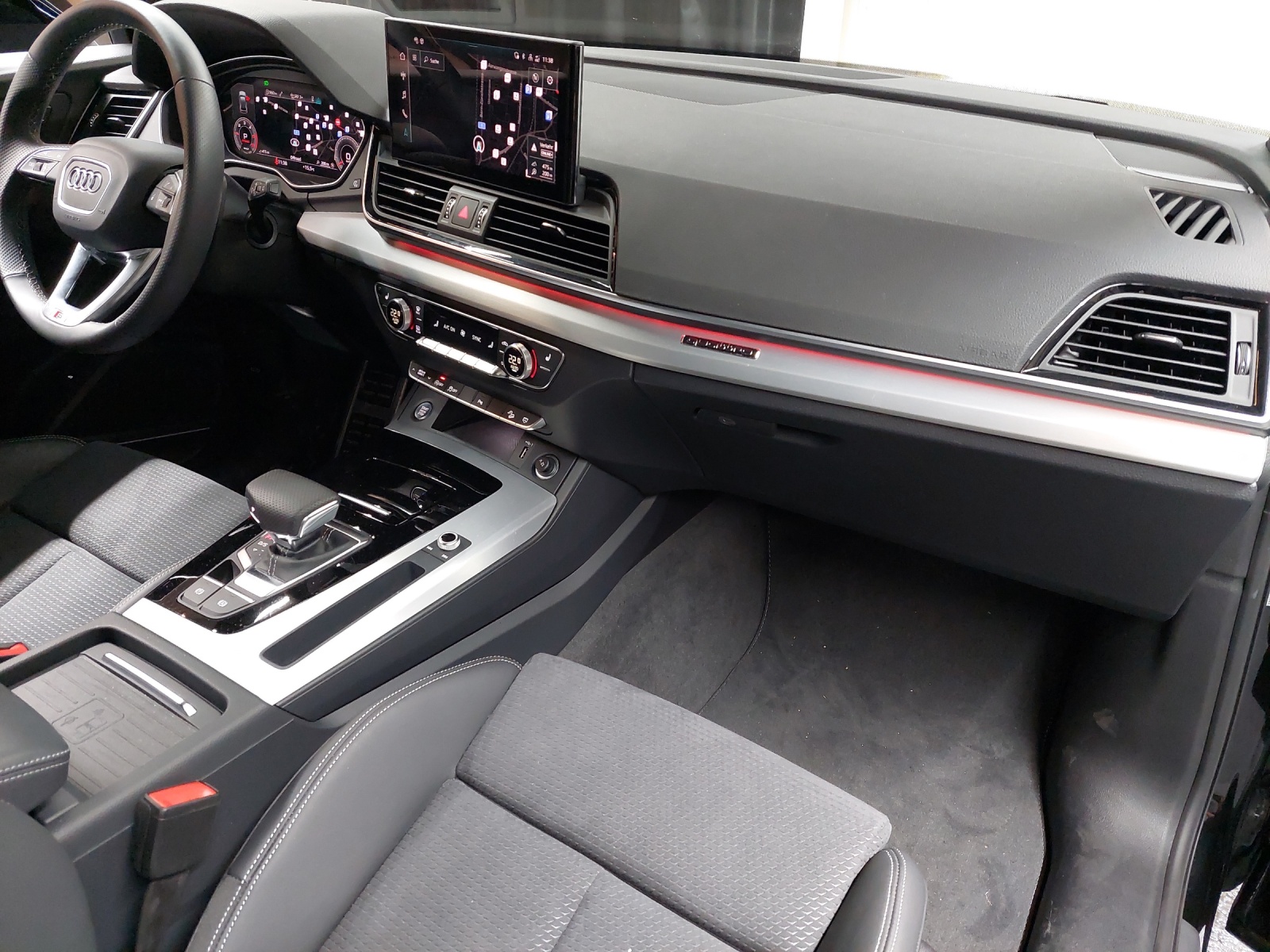 AUDI Q5 40 TDI S-line quattro S-tronic-image-9
