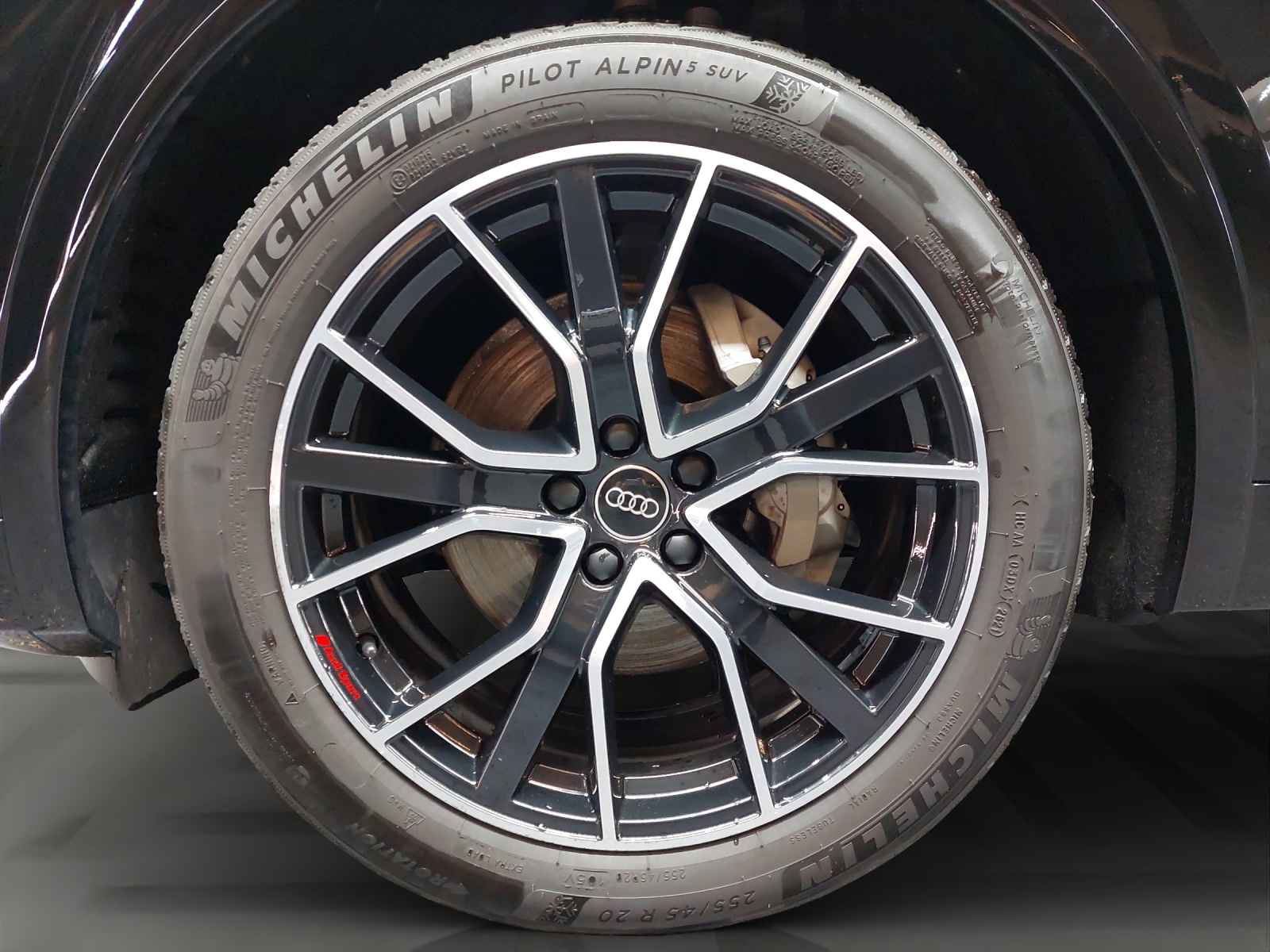 AUDI Q5 40 TDI S-line quattro S-tronic-image-12
