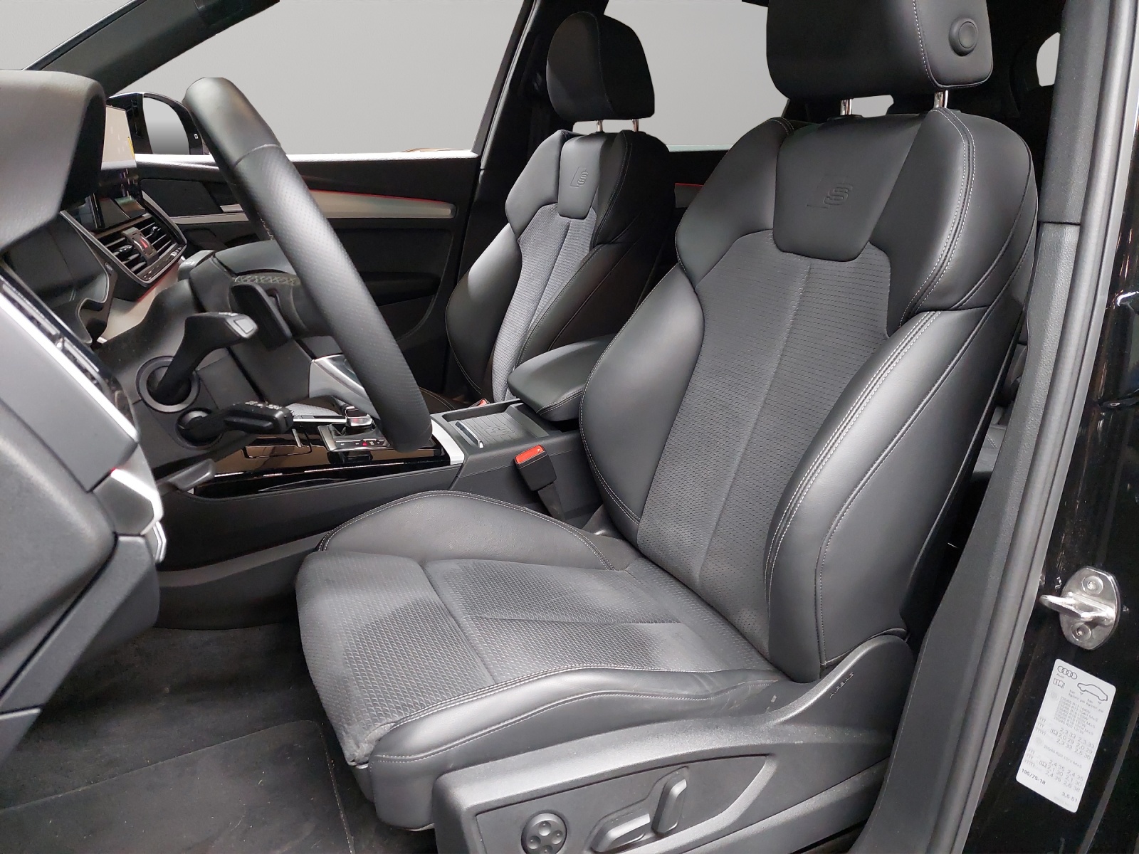 AUDI Q5 40 TDI S-line quattro S-tronic-image-5