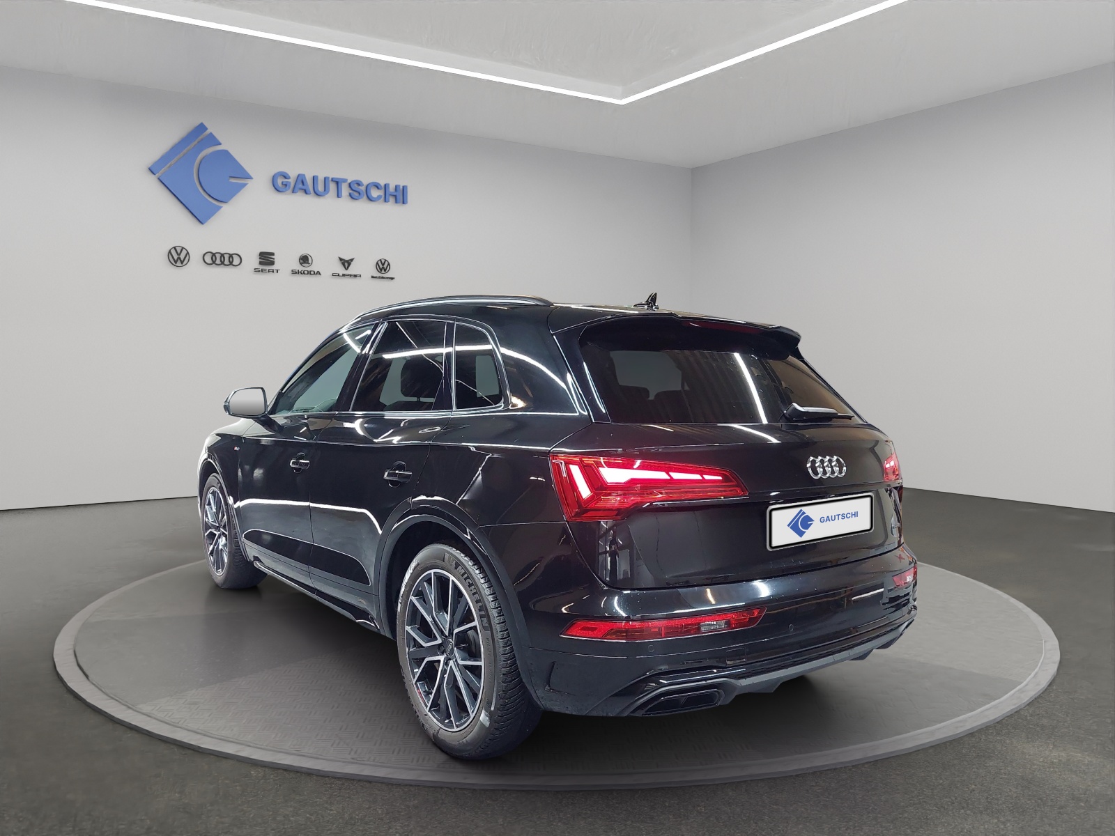 AUDI Q5 40 TDI S-line quattro S-tronic-image-2