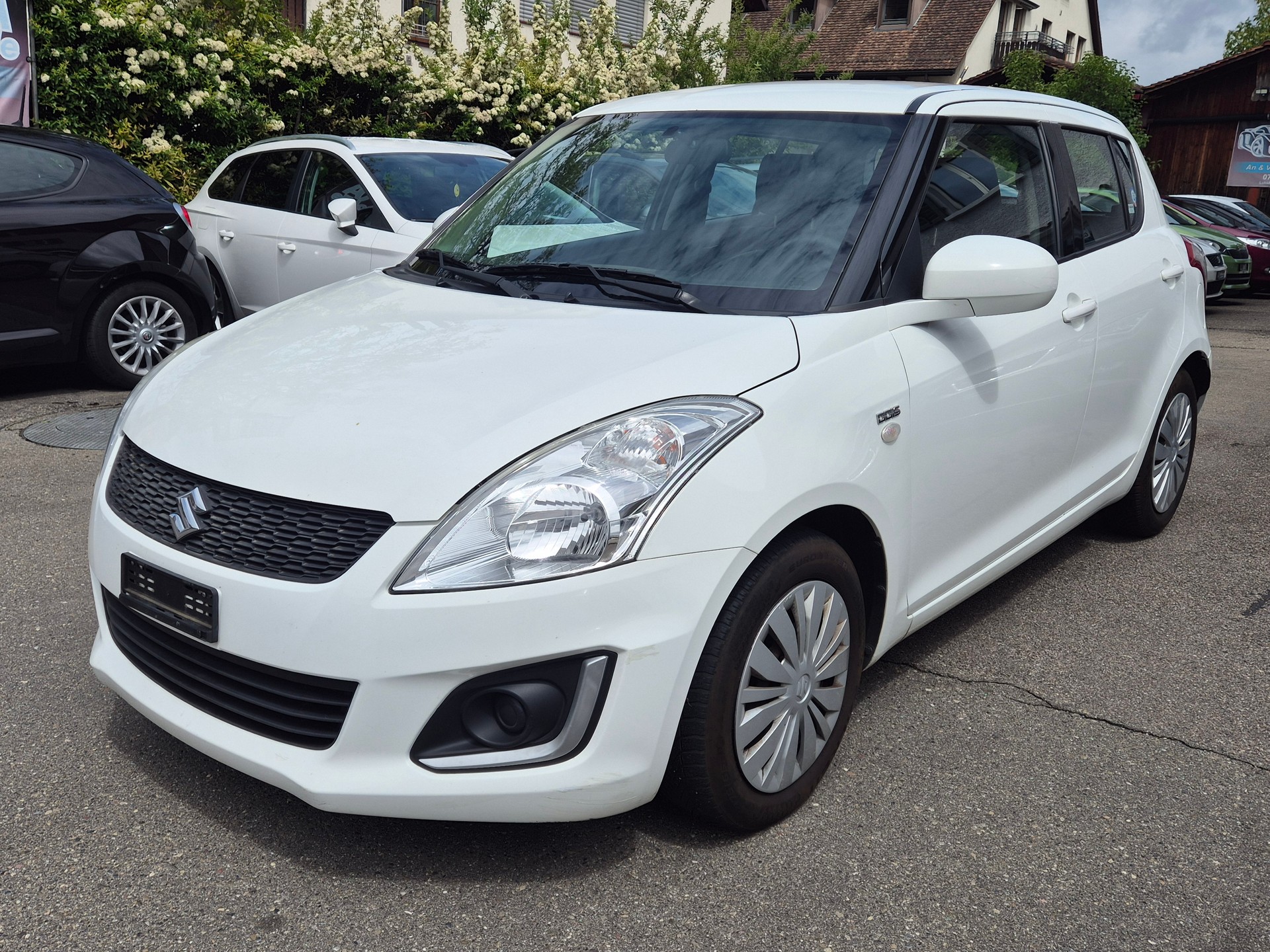 SUZUKI SWIFT