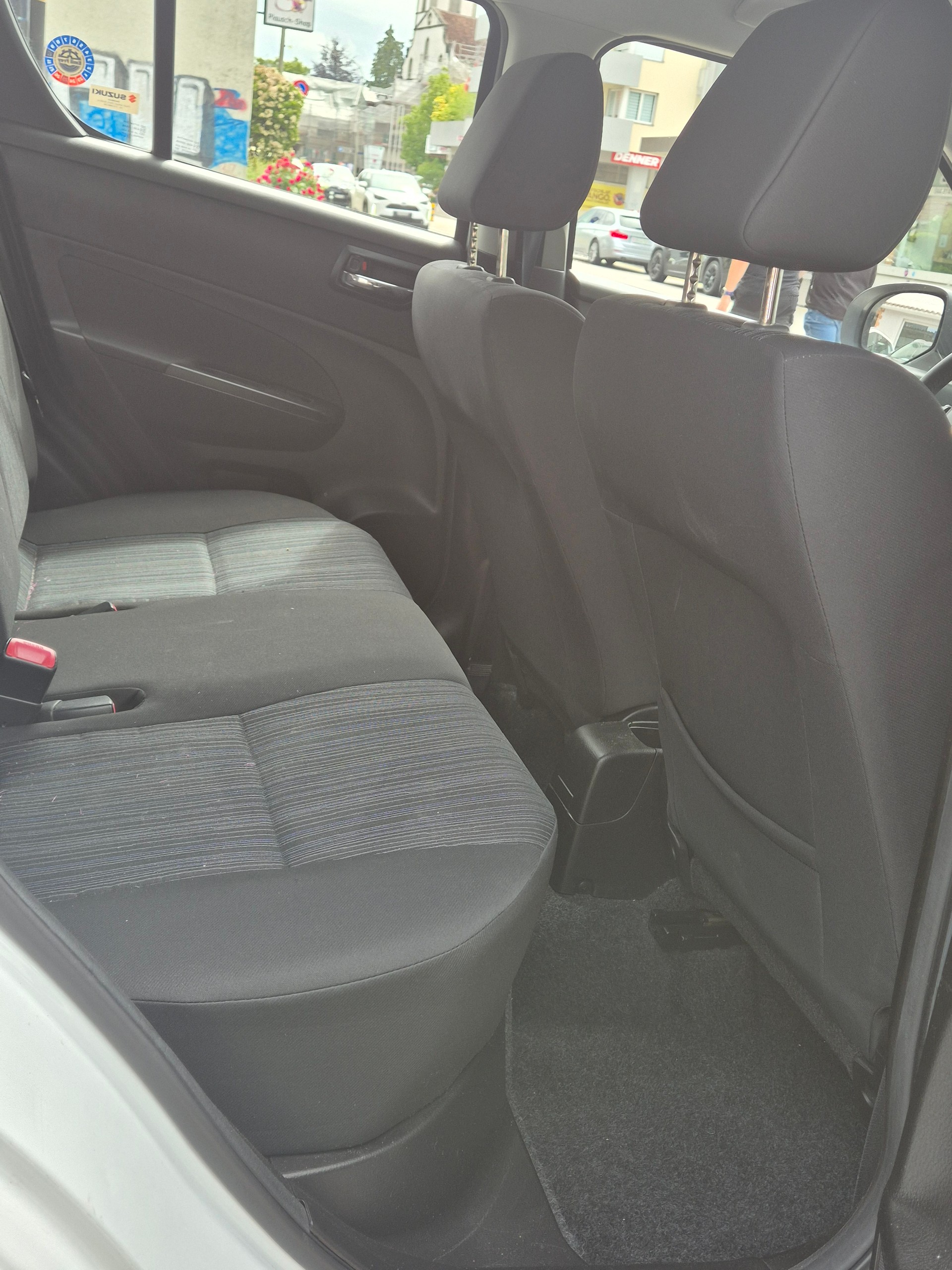 SUZUKI SWIFT-image-9