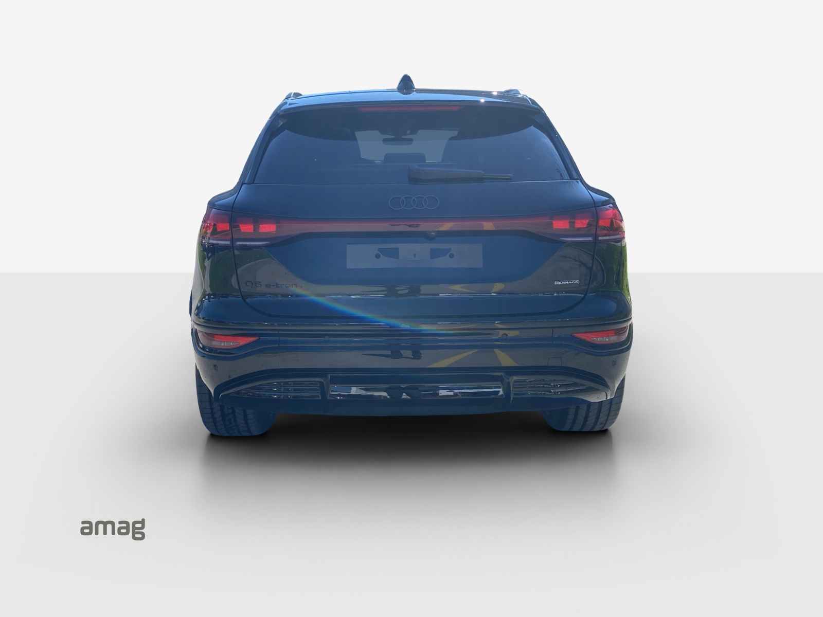 AUDI Q6 e-tron quattro-image-3