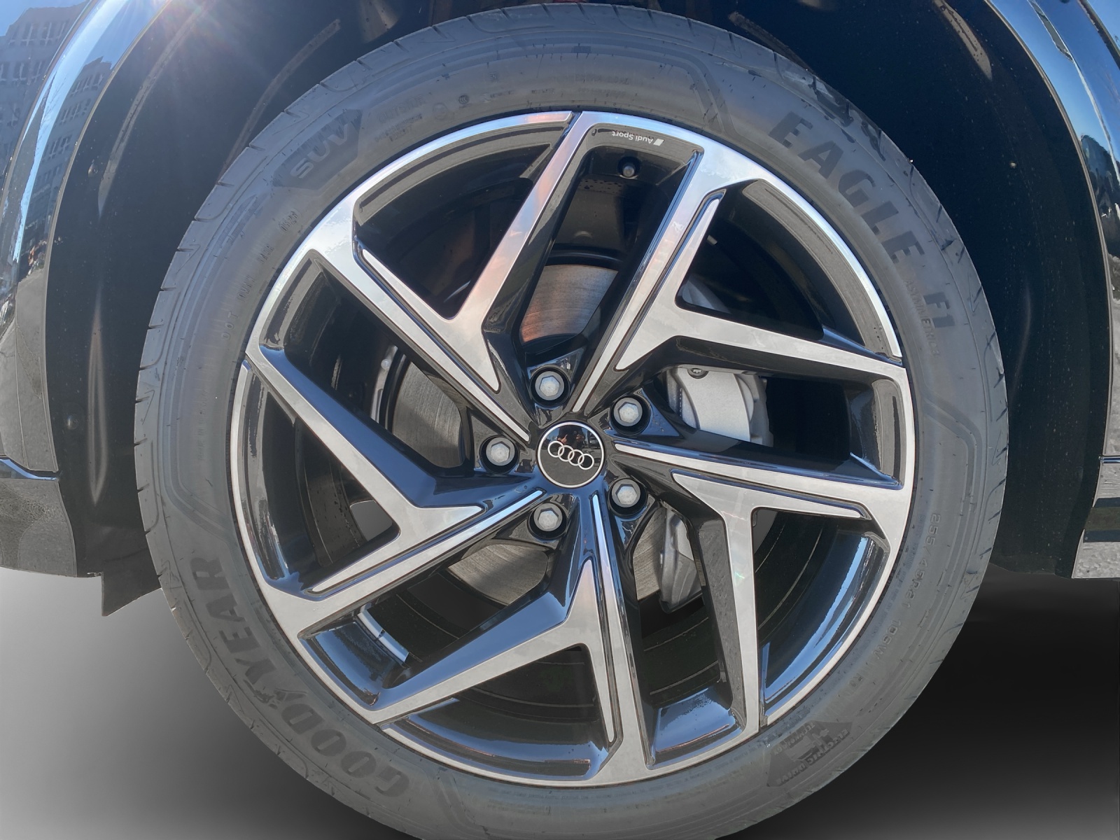 AUDI Q6 e-tron quattro-image-15