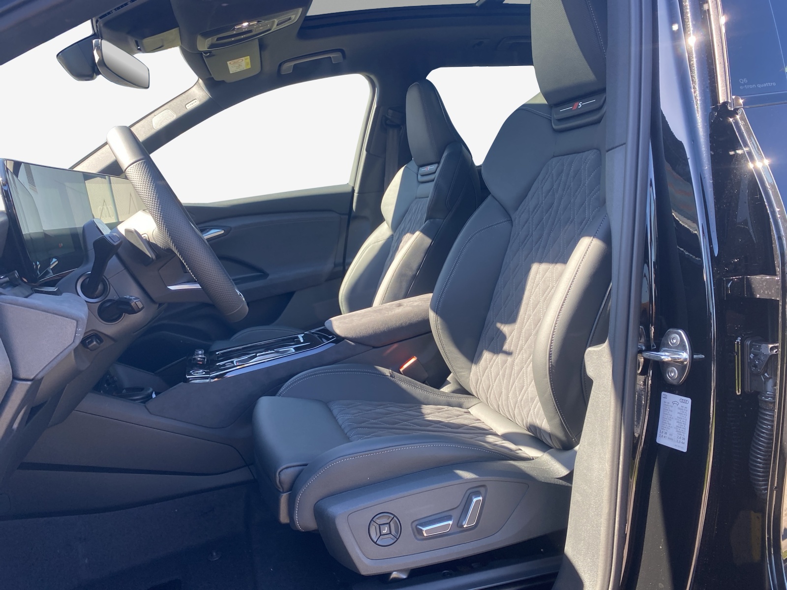 AUDI Q6 e-tron quattro-image-7