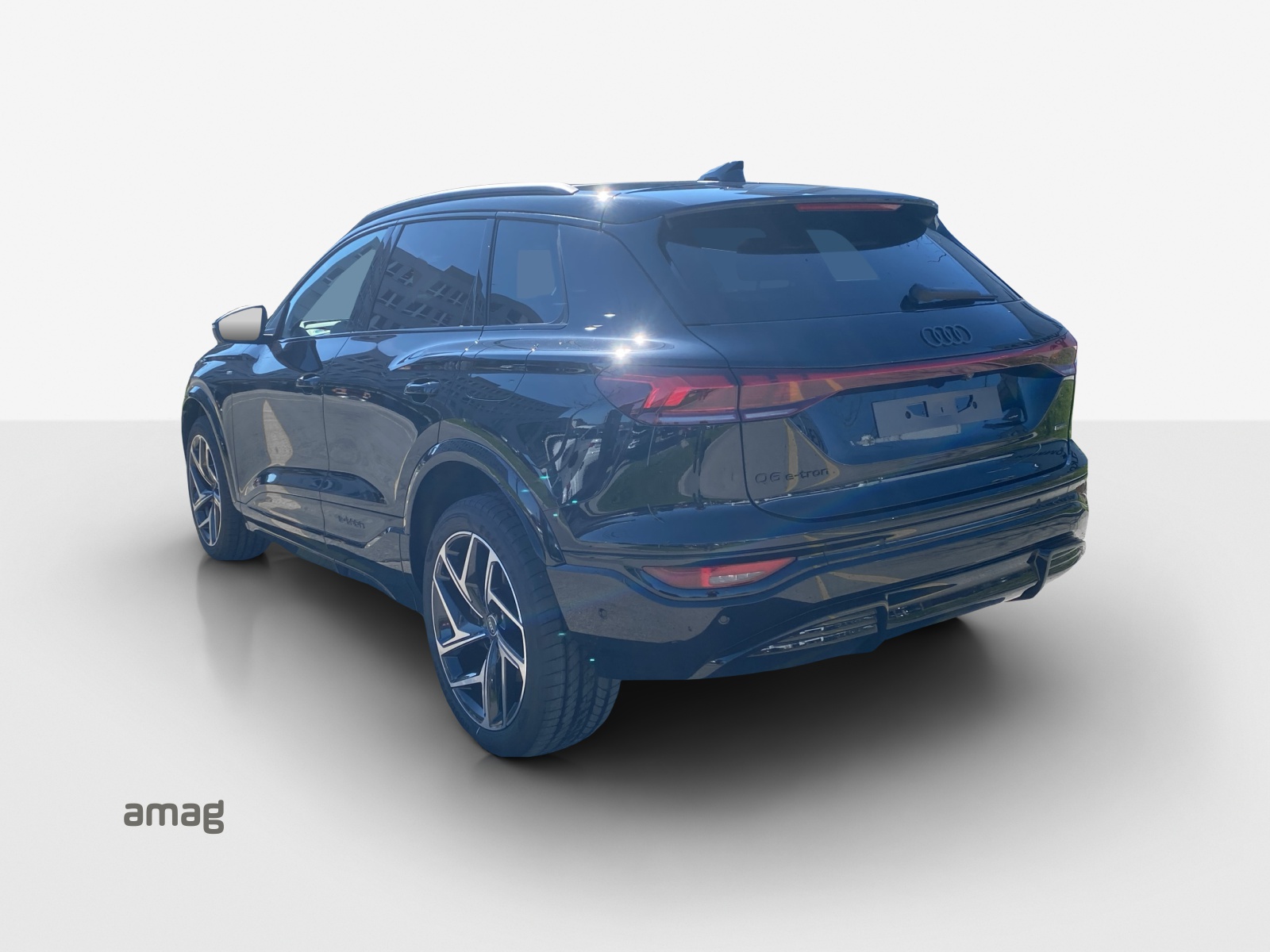AUDI Q6 e-tron quattro-image-2