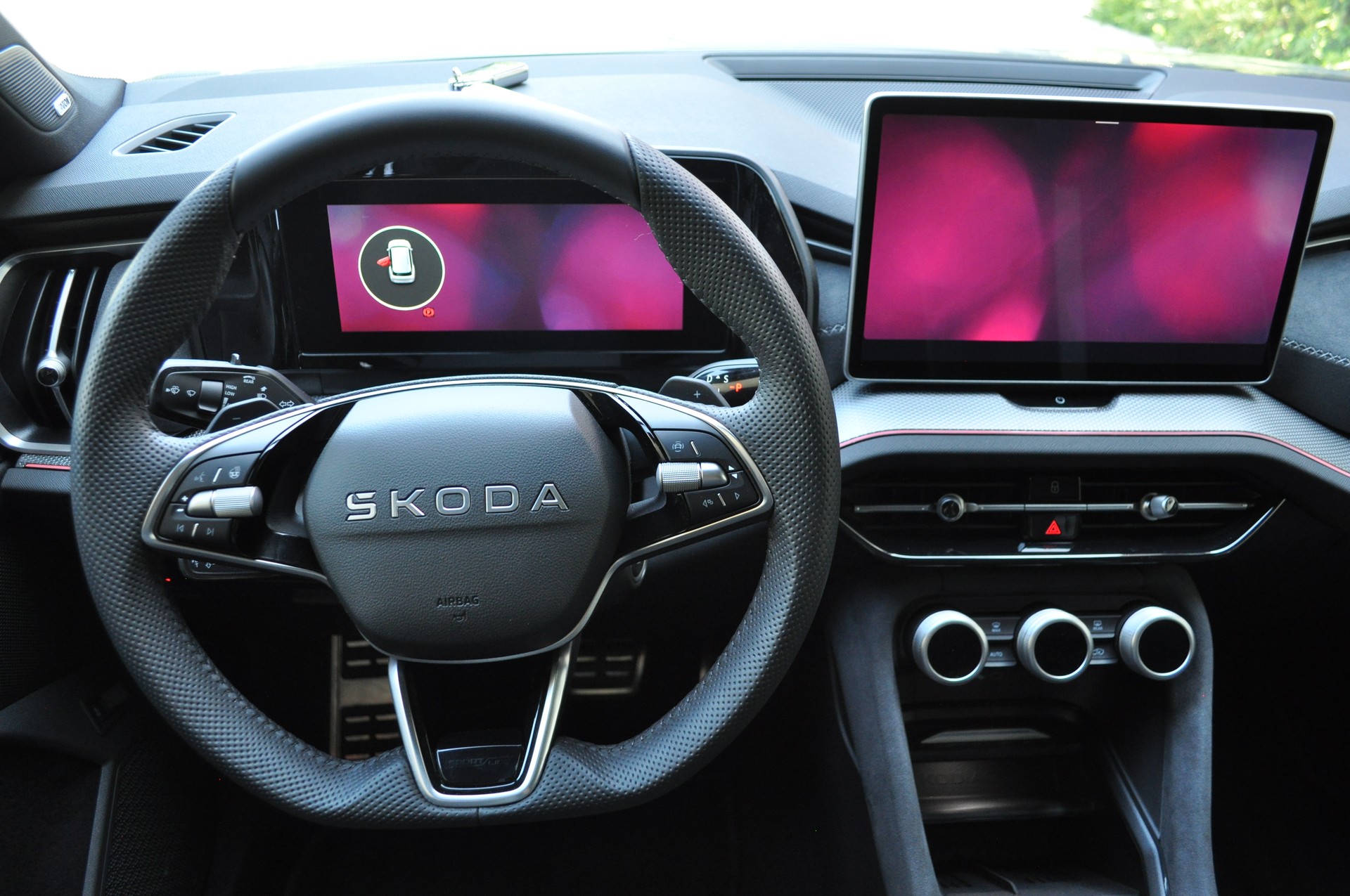 SKODA Kodiaq 2.0 TDI Sportline-image-11