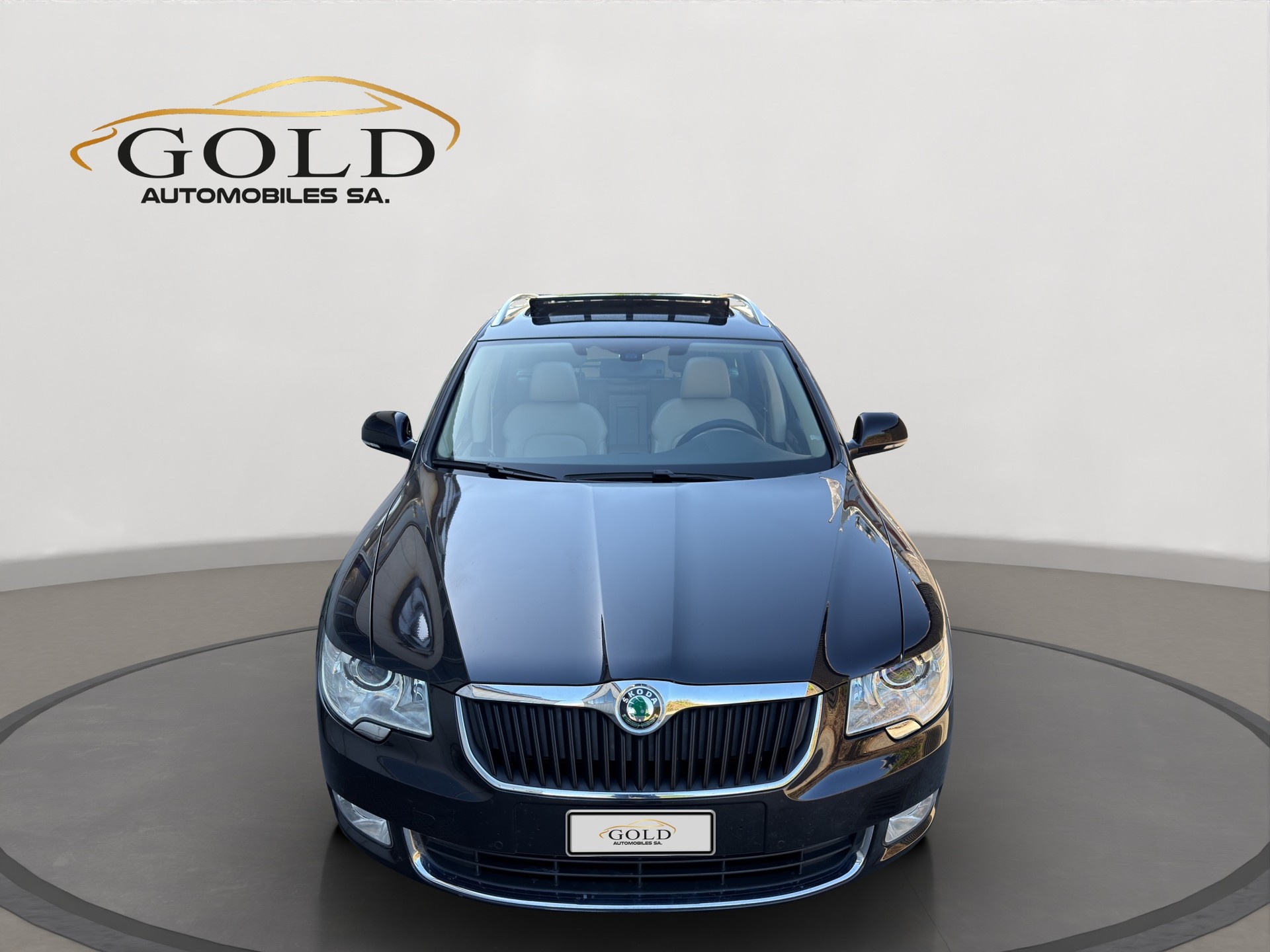 SKODA Superb Combi 1.8 TSI Elegance DSG-image-13