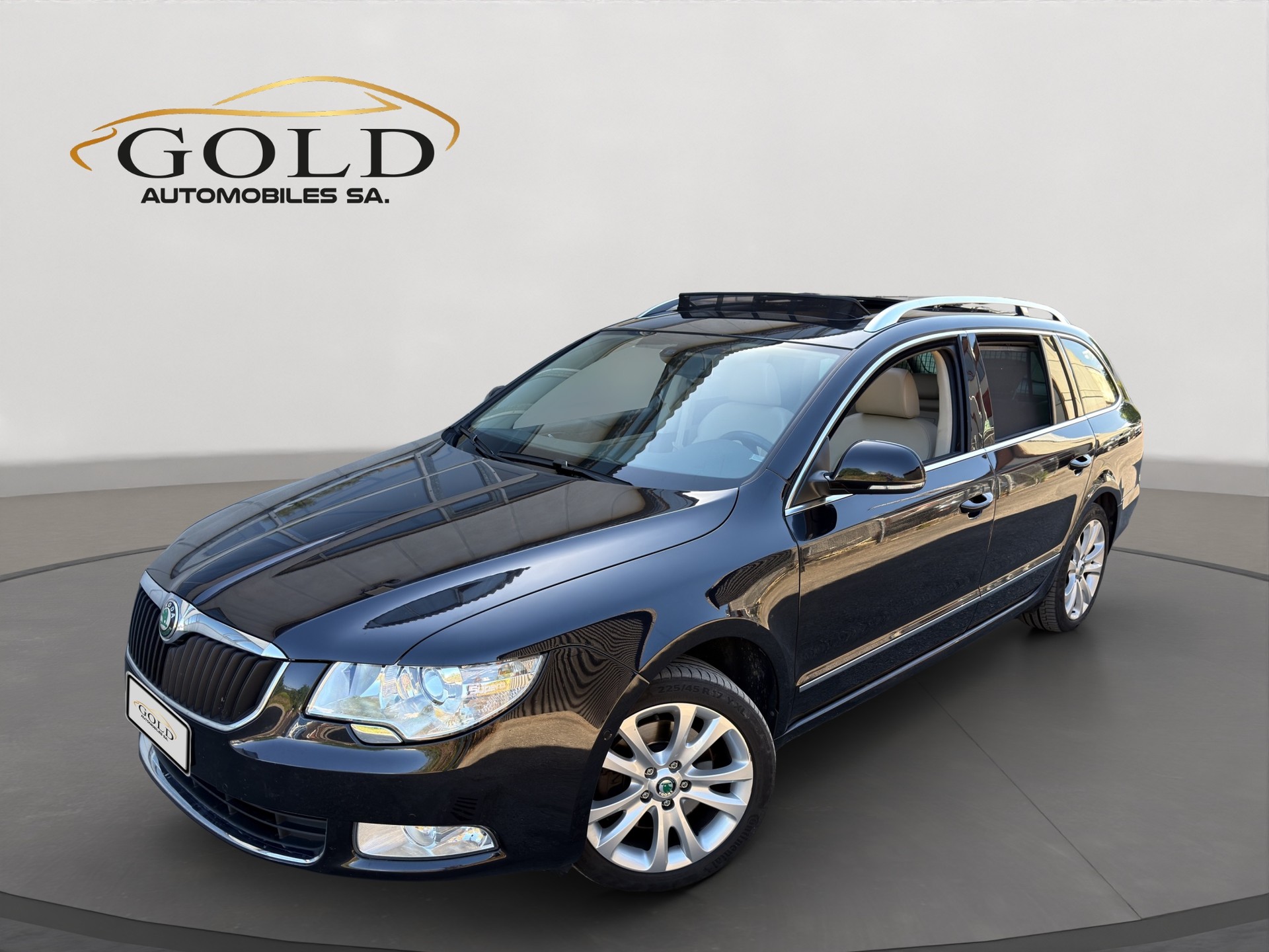 SKODA Superb Combi 1.8 TSI Elegance DSG-image-0