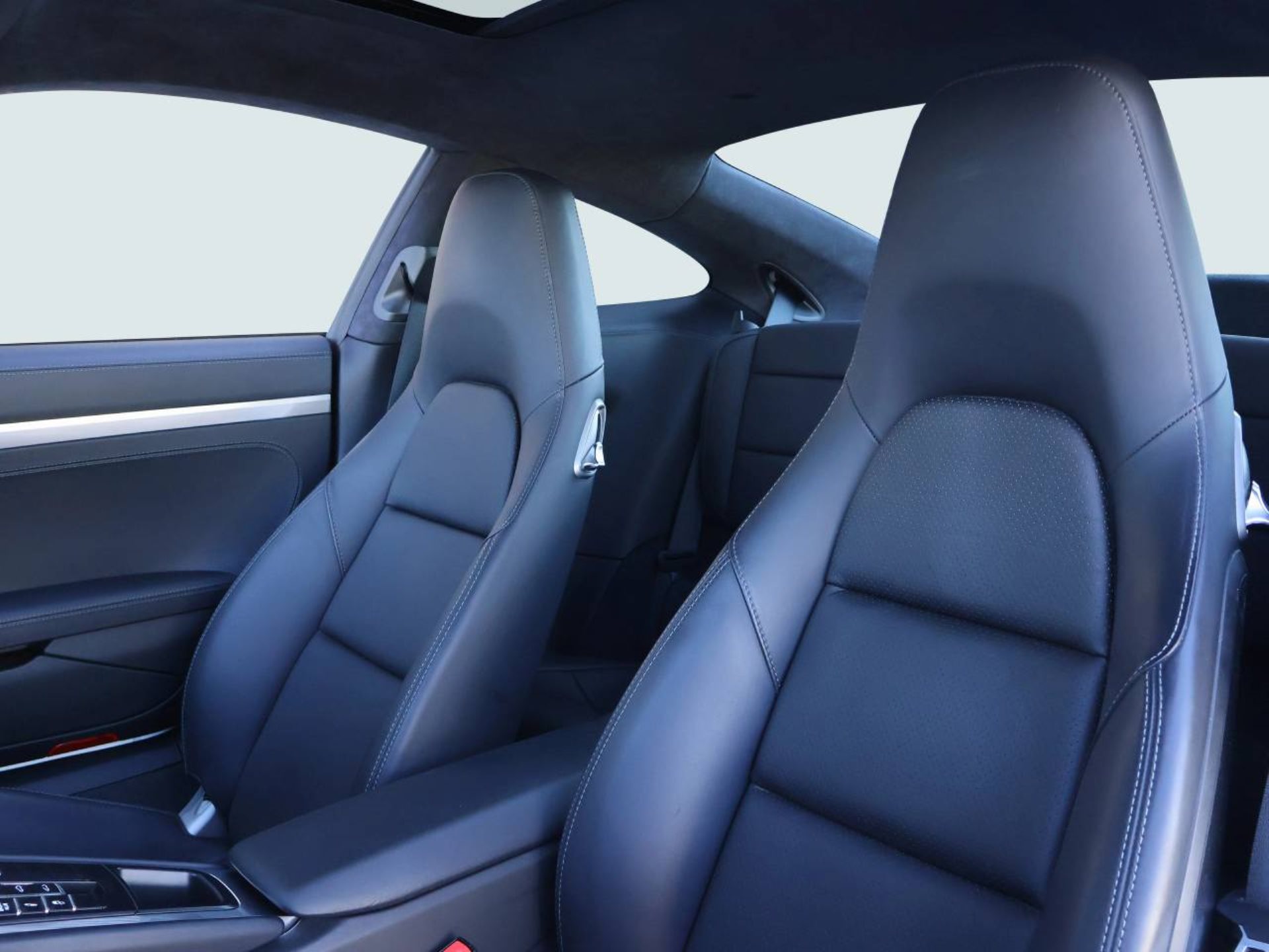 PORSCHE 911 Carrera 4S-image-4