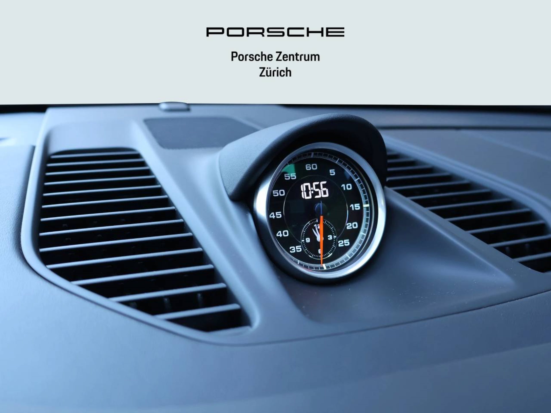 PORSCHE 911 Carrera 4S-image-16