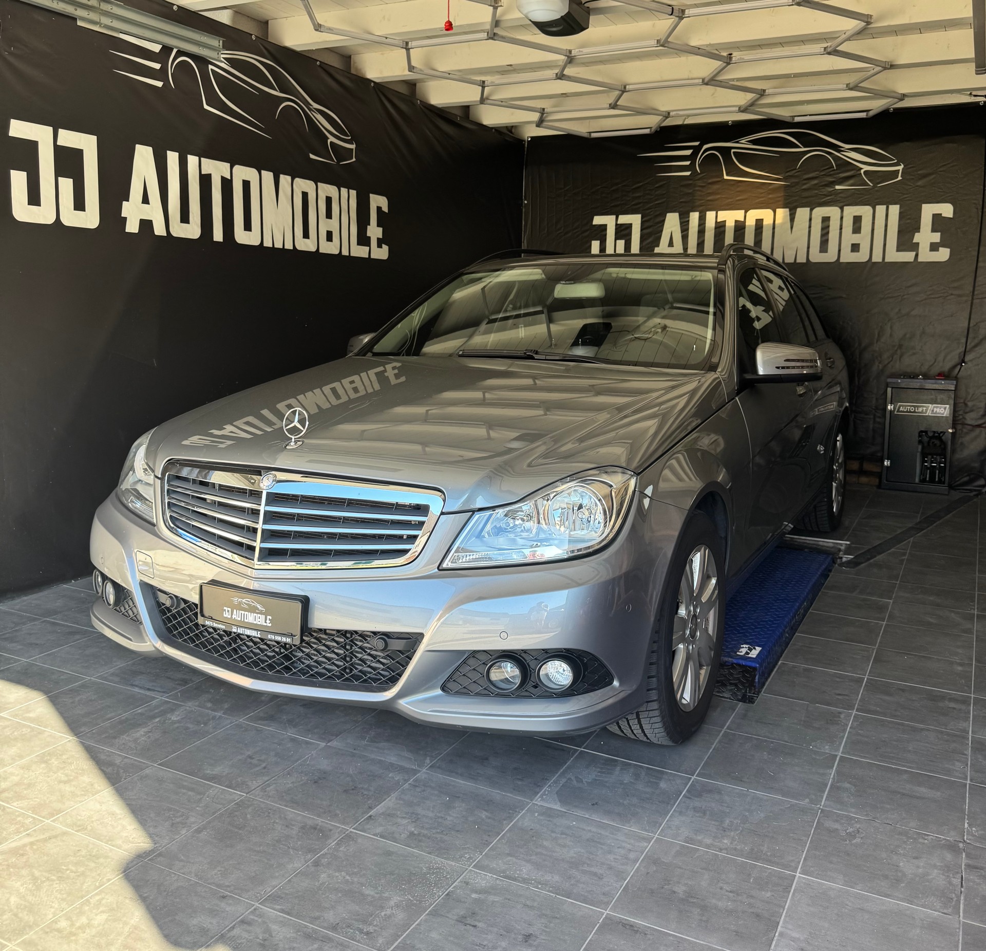 MERCEDES-BENZ C 180-image-0
