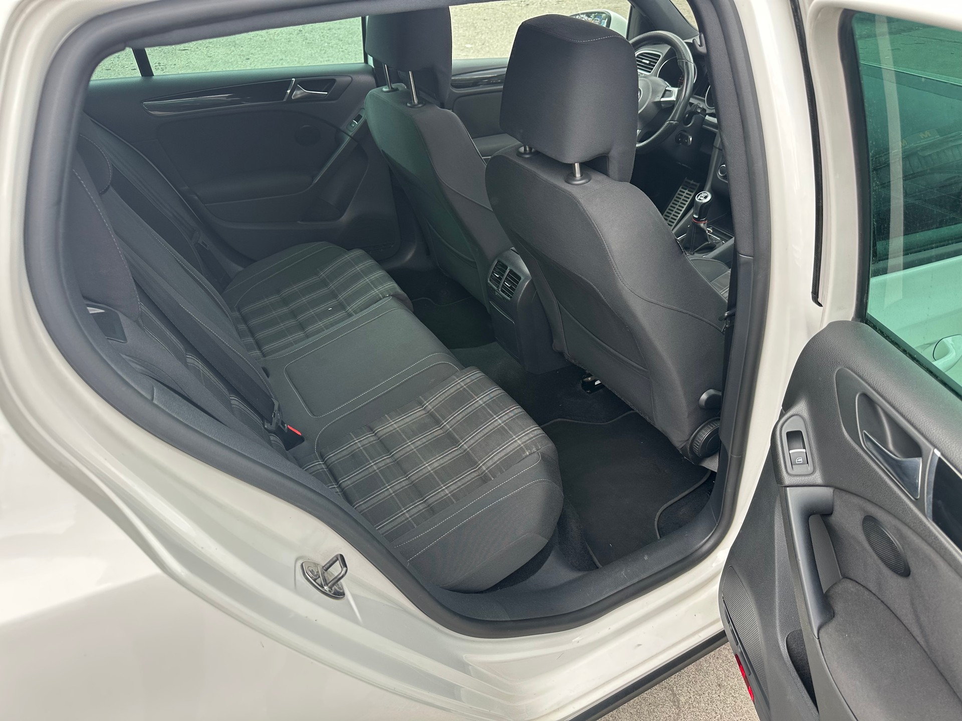 VW Golf 2.0 TDI GTD-image-9