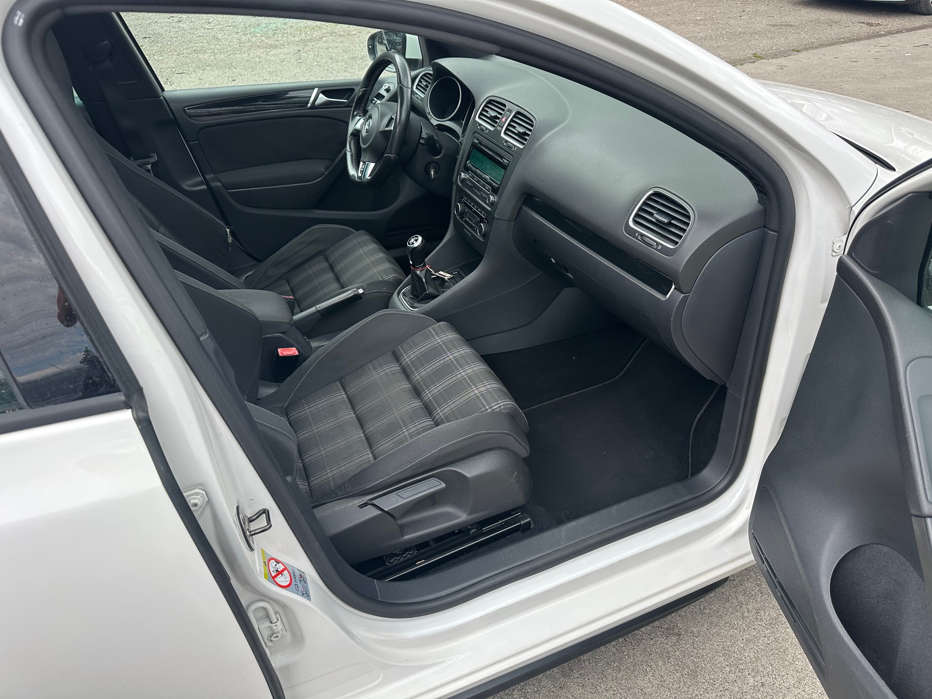 VW Golf 2.0 TDI GTD-image-8