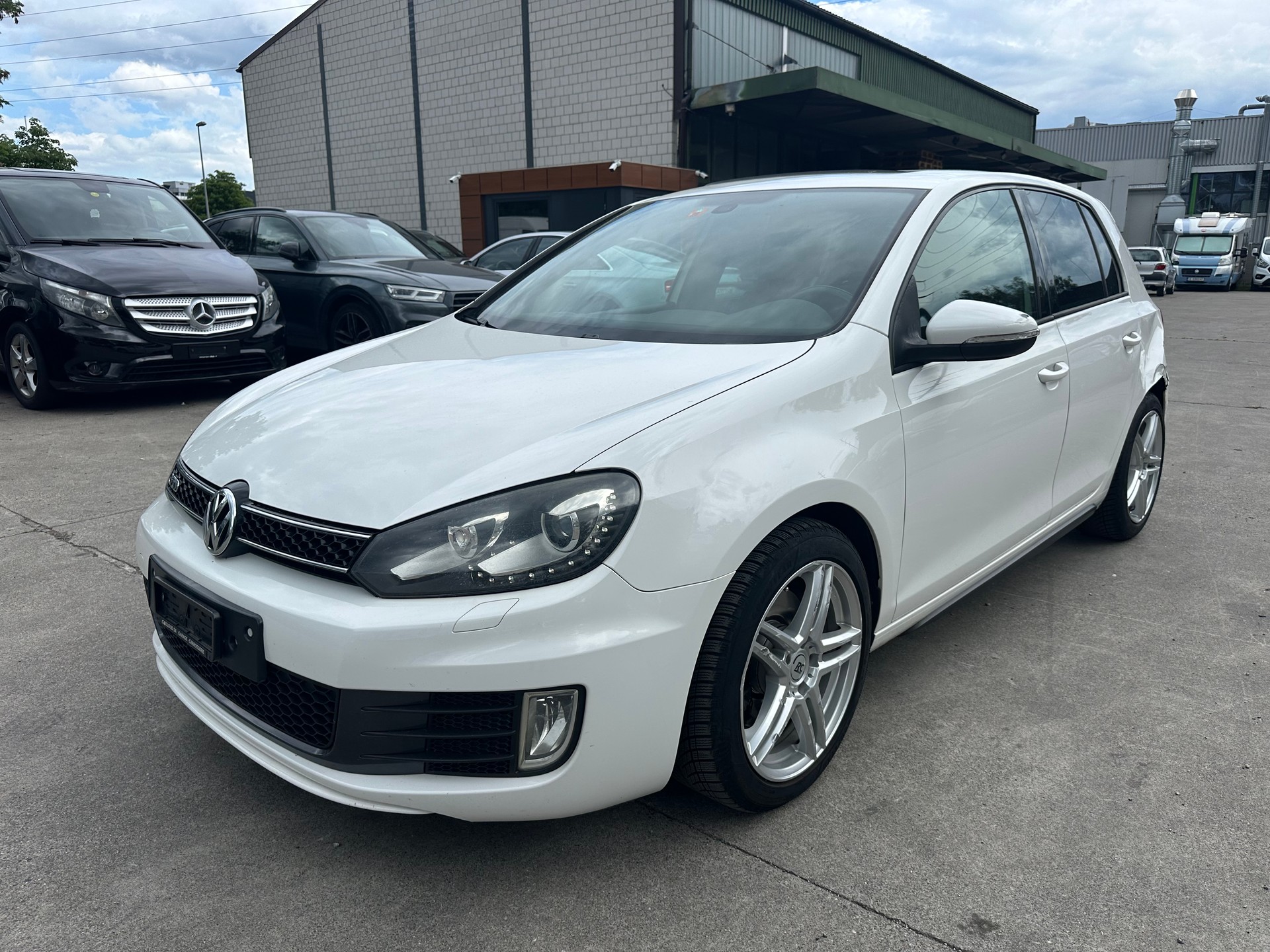 VW Golf 2.0 TDI GTD-image-1