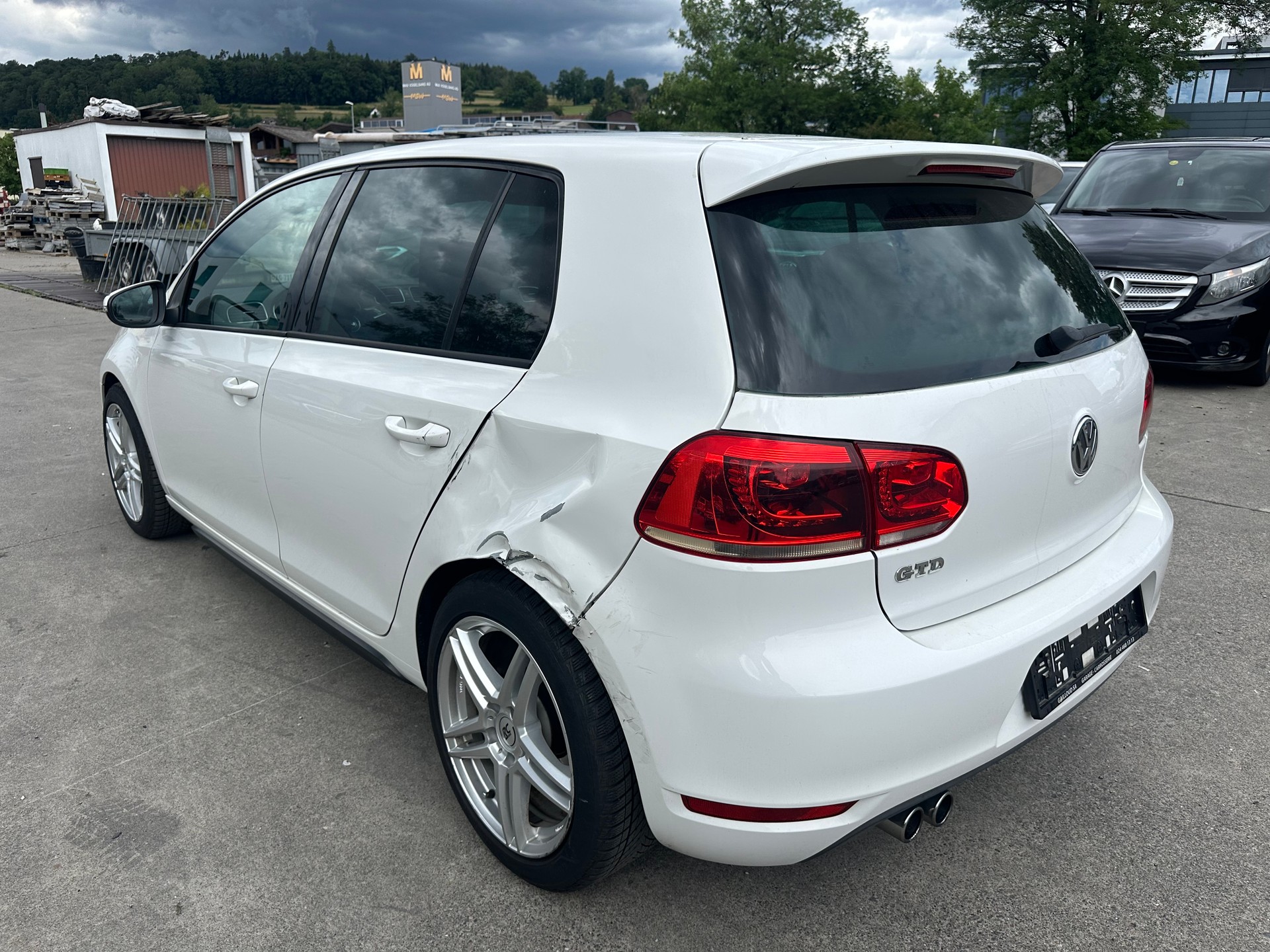VW Golf 2.0 TDI GTD-image-3