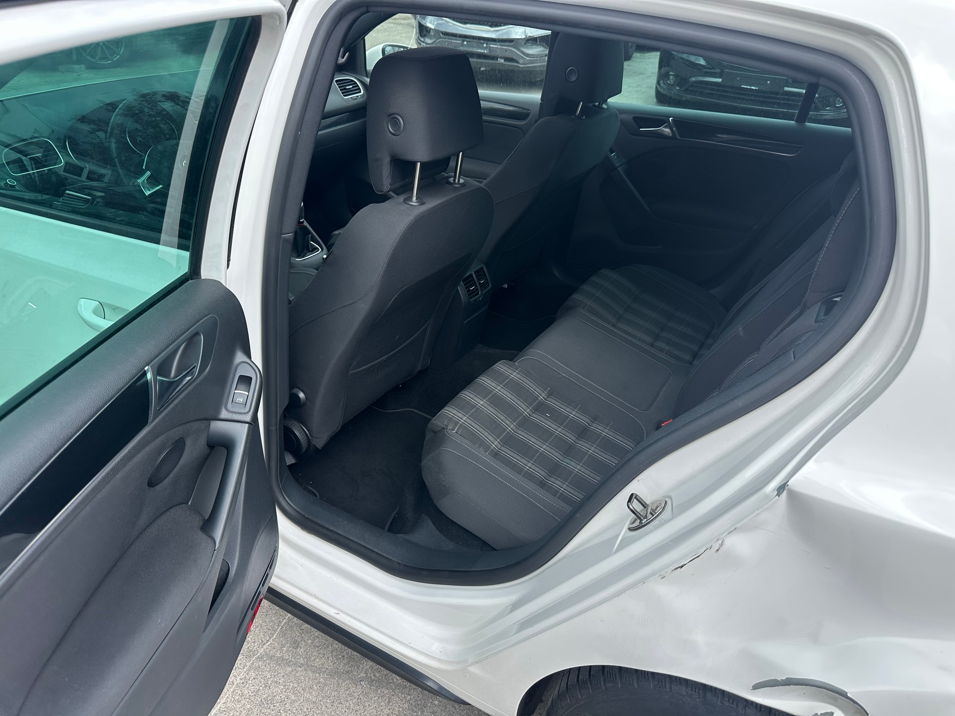 VW Golf 2.0 TDI GTD-image-12