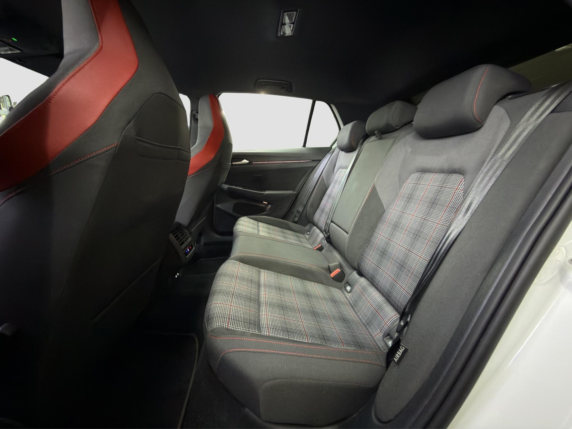 VW Golf 2.0 TSI GTI DSG-image-10