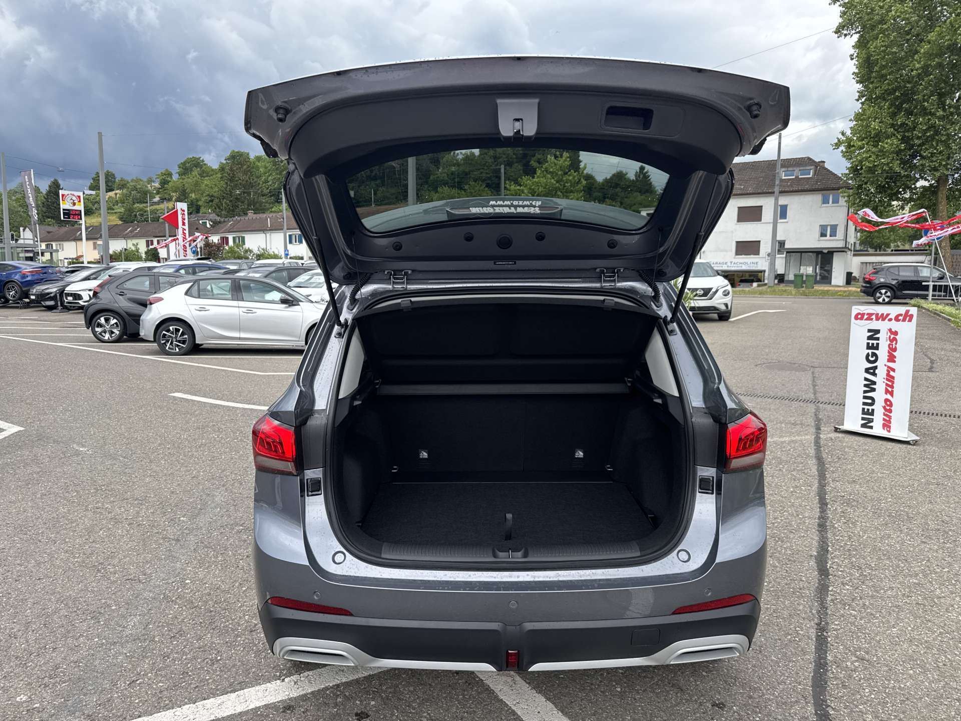 MG ZS 1.5 HEV Luxury Automat-image-7