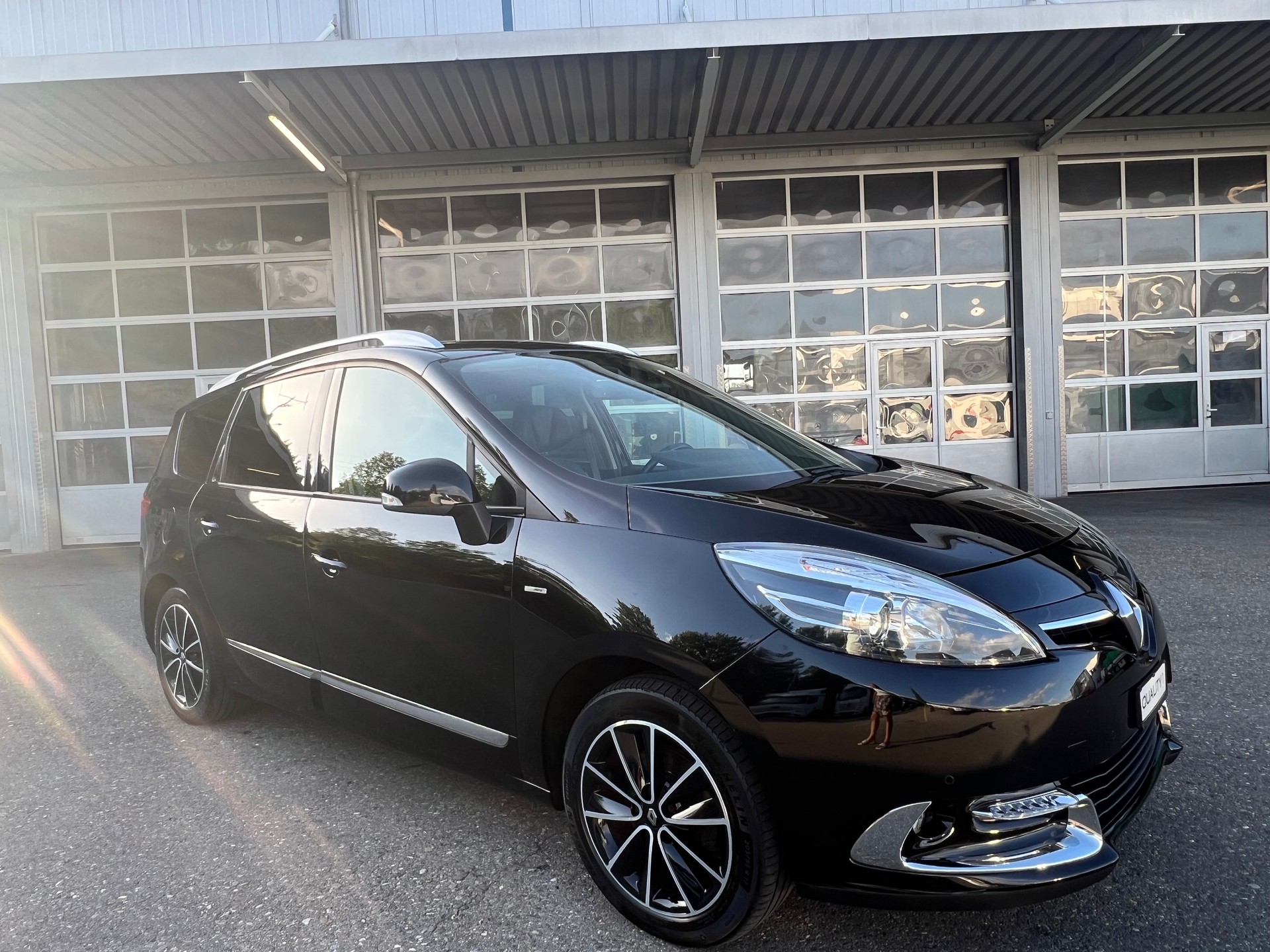 RENAULT Grand Scénic 1.6 dCi Bose Edition-image-3