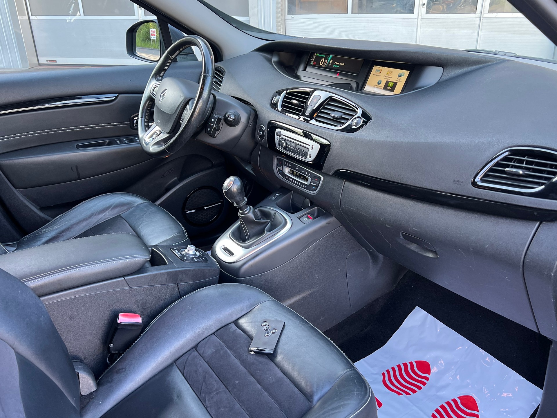 RENAULT Grand Scénic 1.6 dCi Bose Edition-image-12