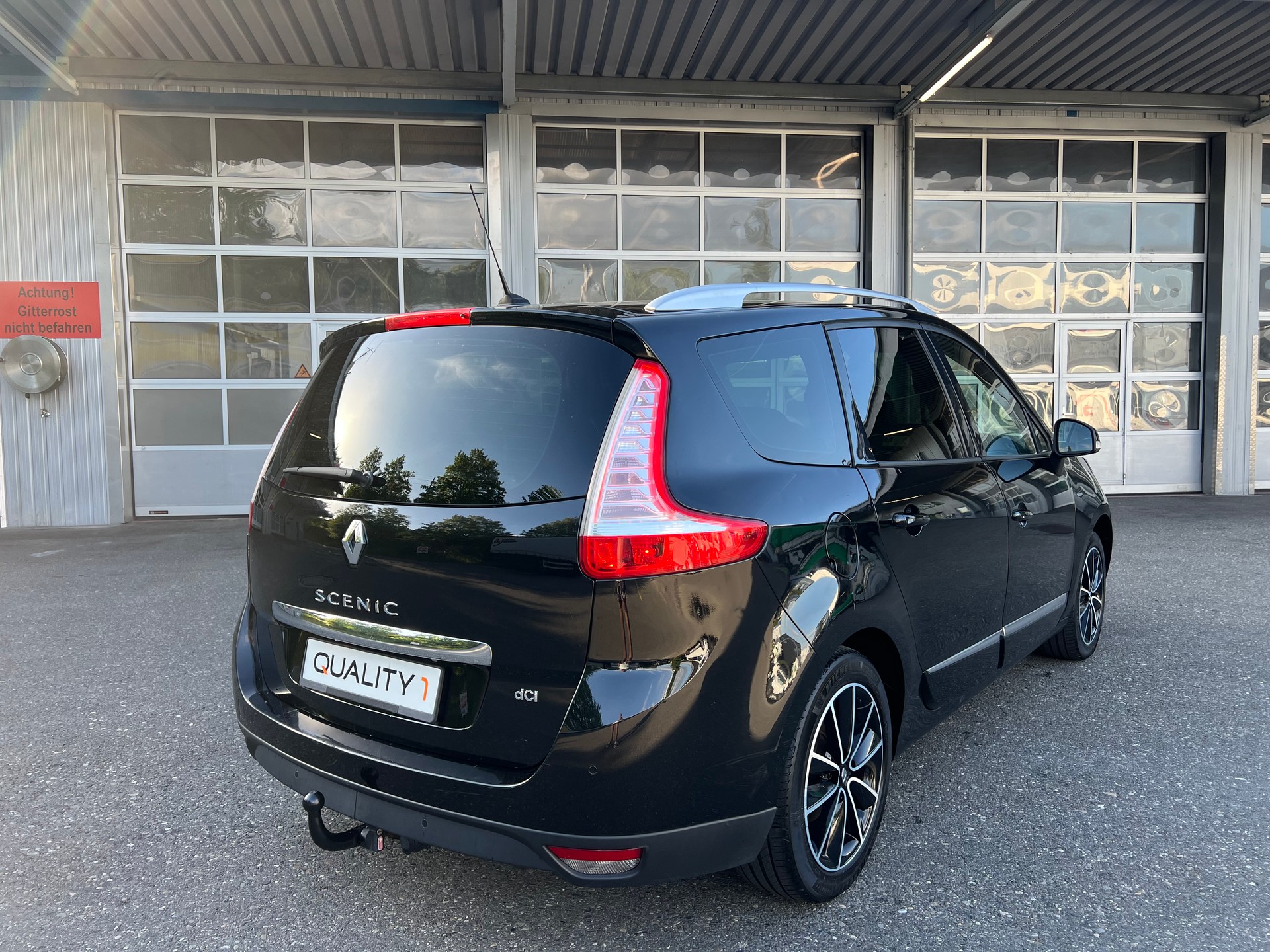 RENAULT Grand Scénic 1.6 dCi Bose Edition-image-6