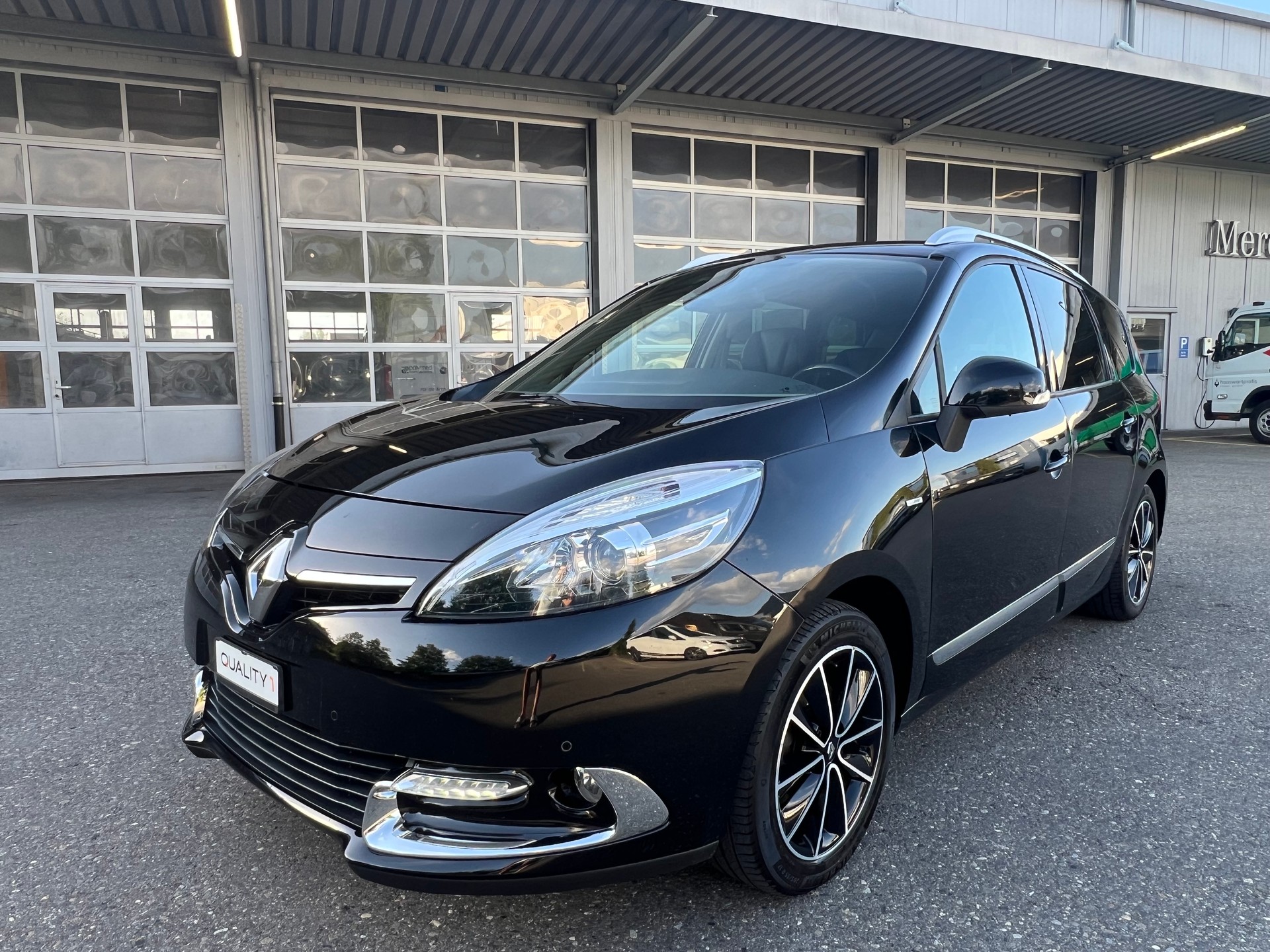 RENAULT Grand Scénic 1.6 dCi Bose Edition-image-2