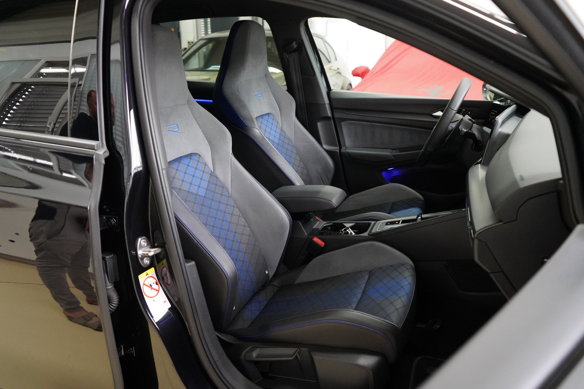 VW Golf 2.0 TSI R DSG 4Motion / ABT 385 Ps. *-image-31