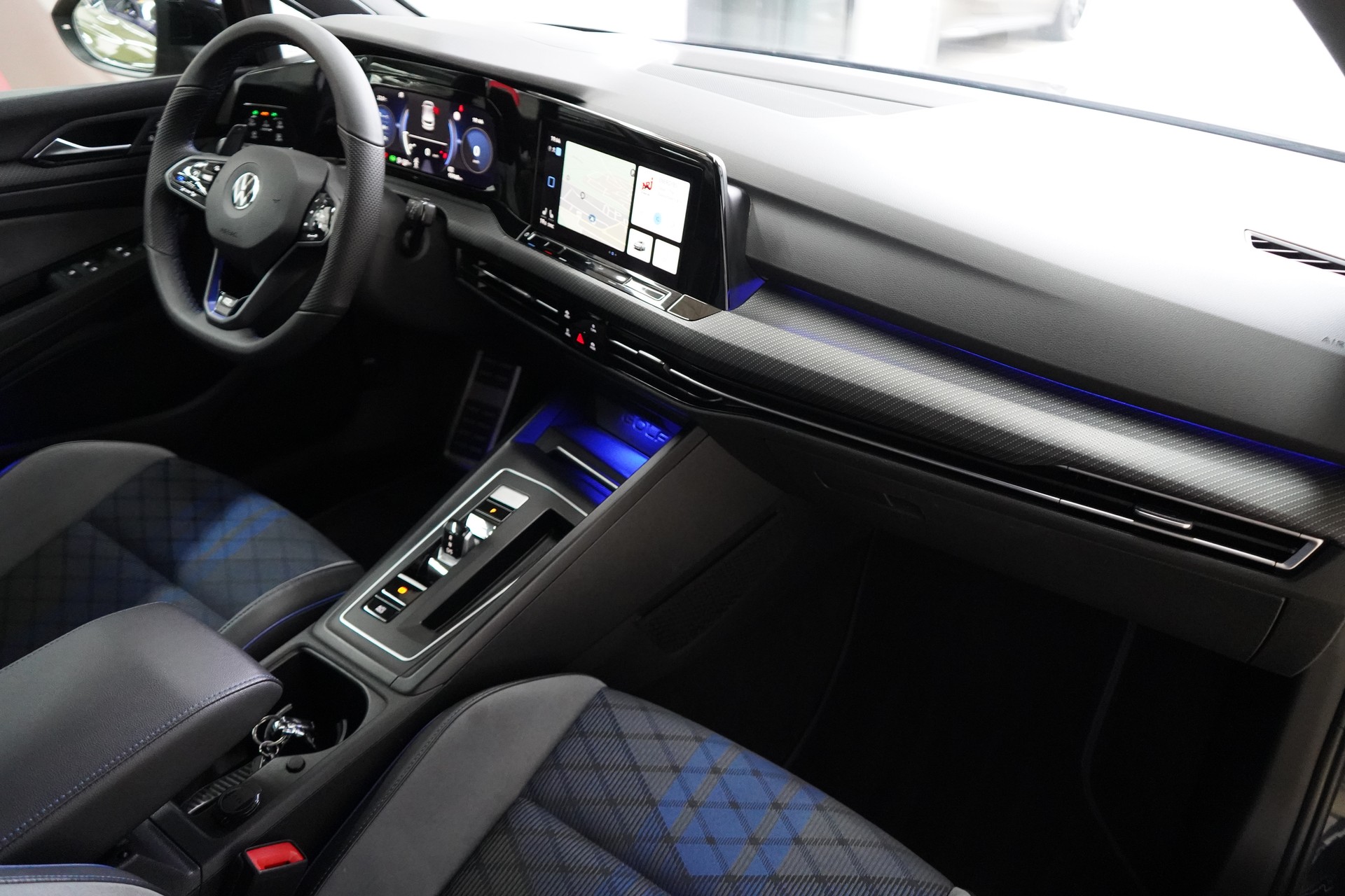 VW Golf 2.0 TSI R DSG 4Motion / ABT 385 Ps. *-image-27