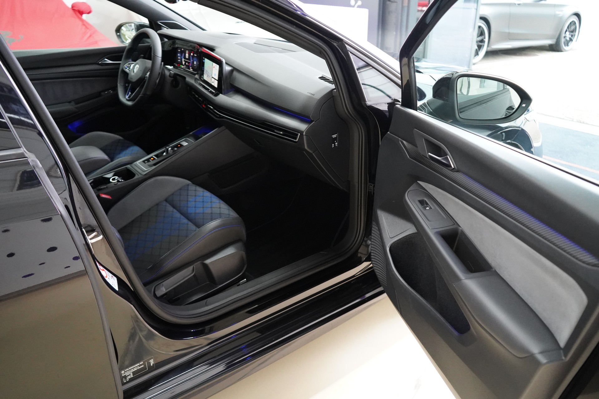 VW Golf 2.0 TSI R DSG 4Motion / ABT 385 Ps. *-image-26