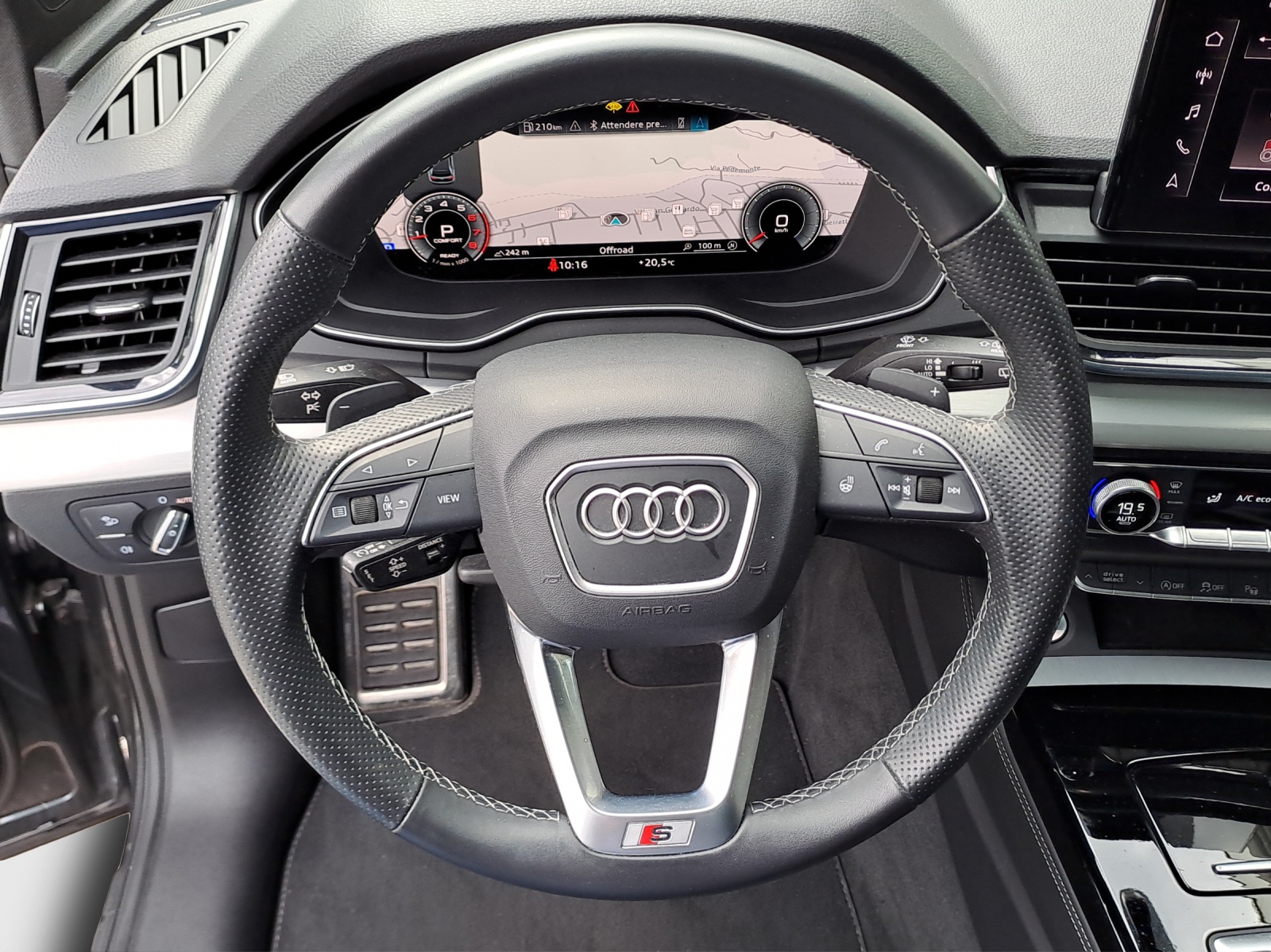 AUDI Q5 40 TFSI S line quattro S-tronic-image-9