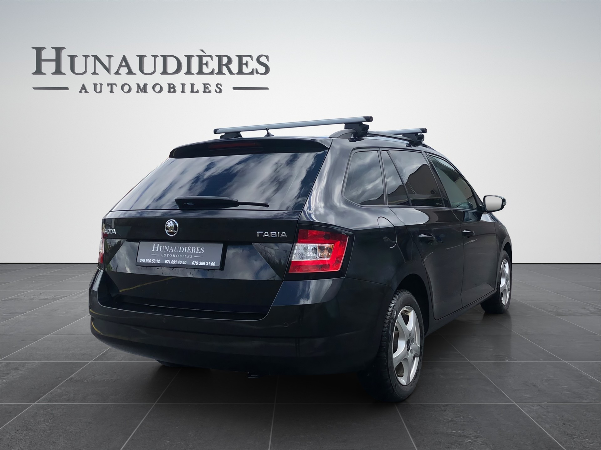 SKODA Fabia 1.2 TSI Style-image-1