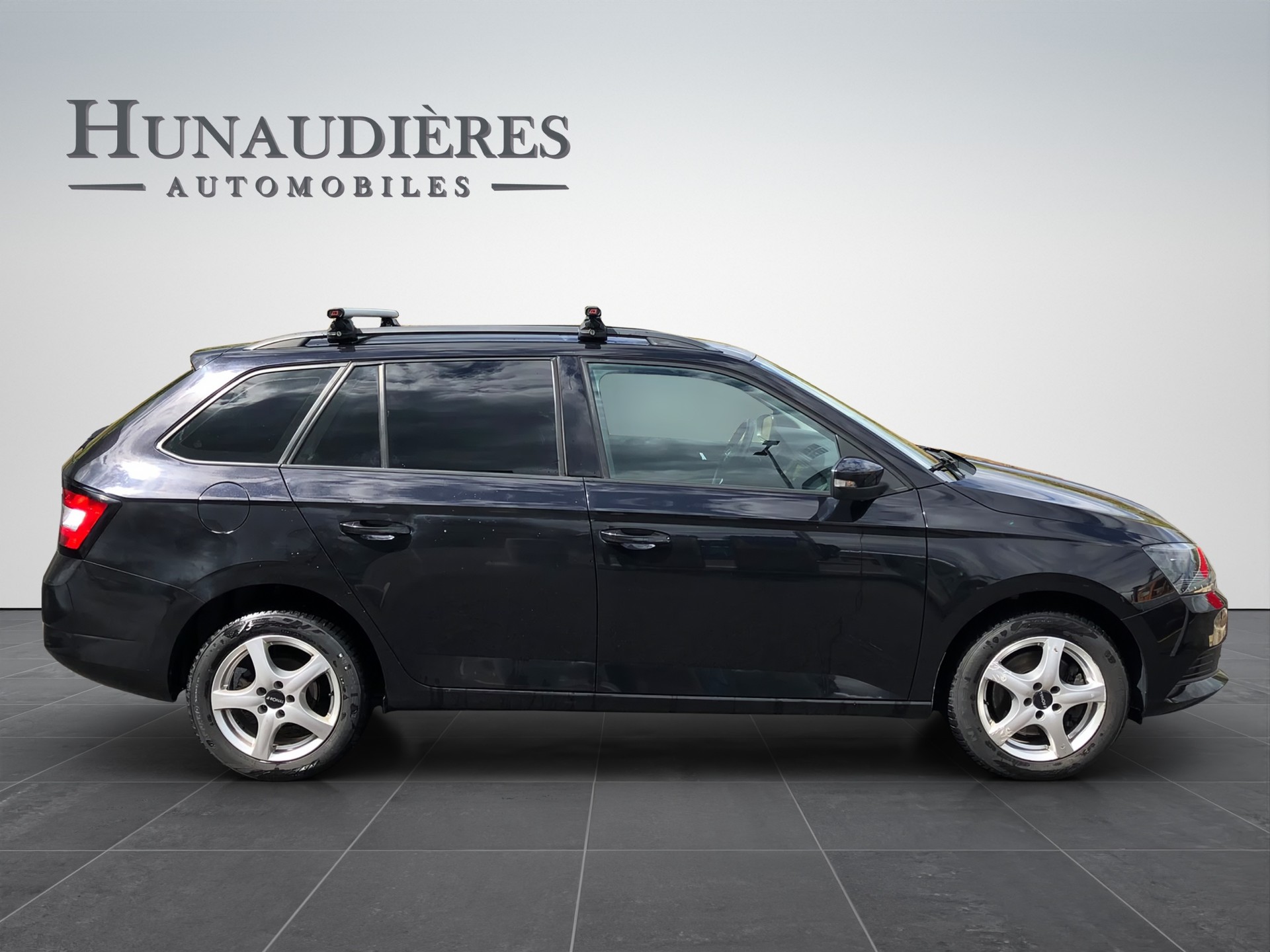 SKODA Fabia 1.2 TSI Style-image-12