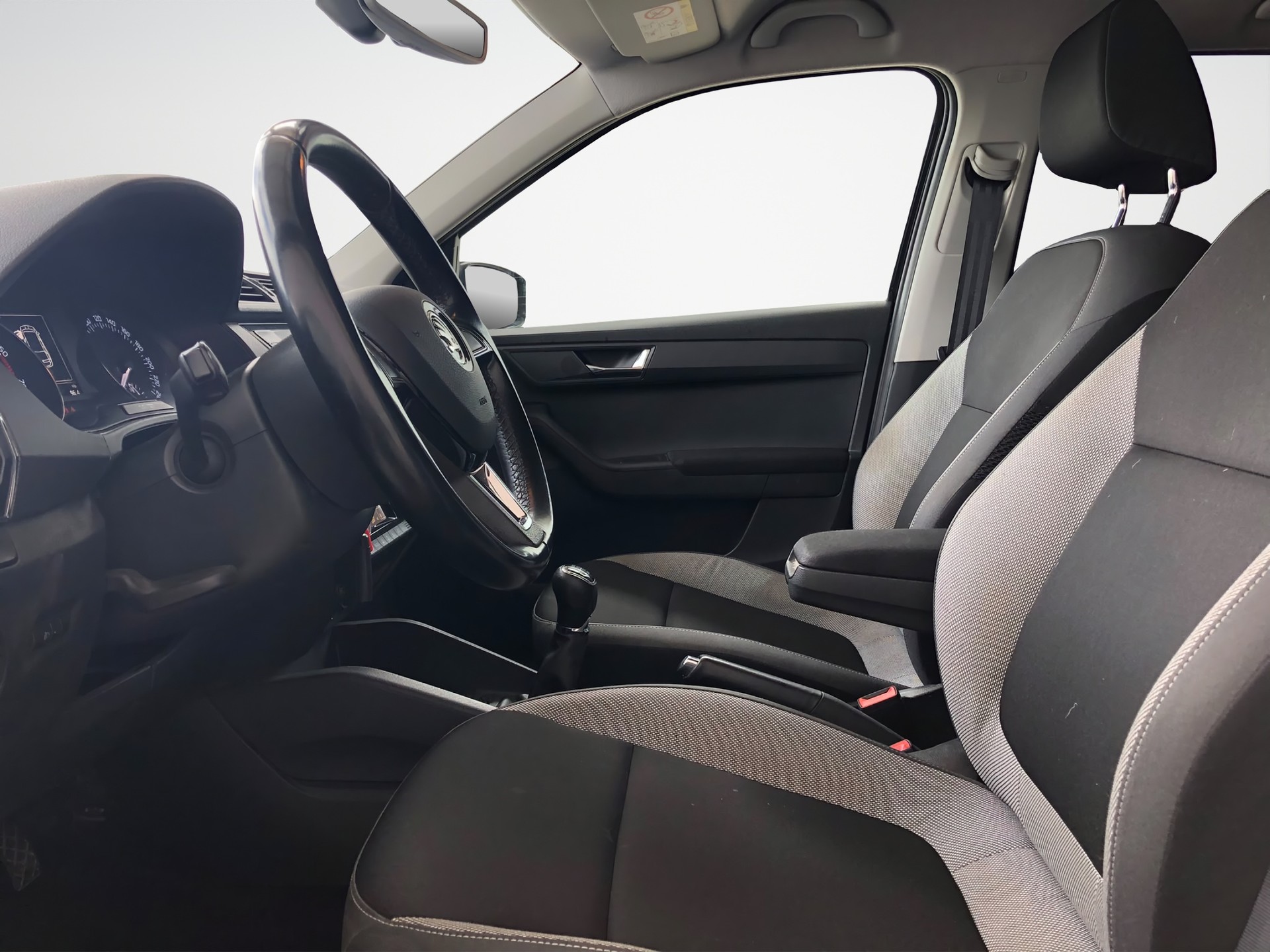SKODA Fabia 1.2 TSI Style-image-7
