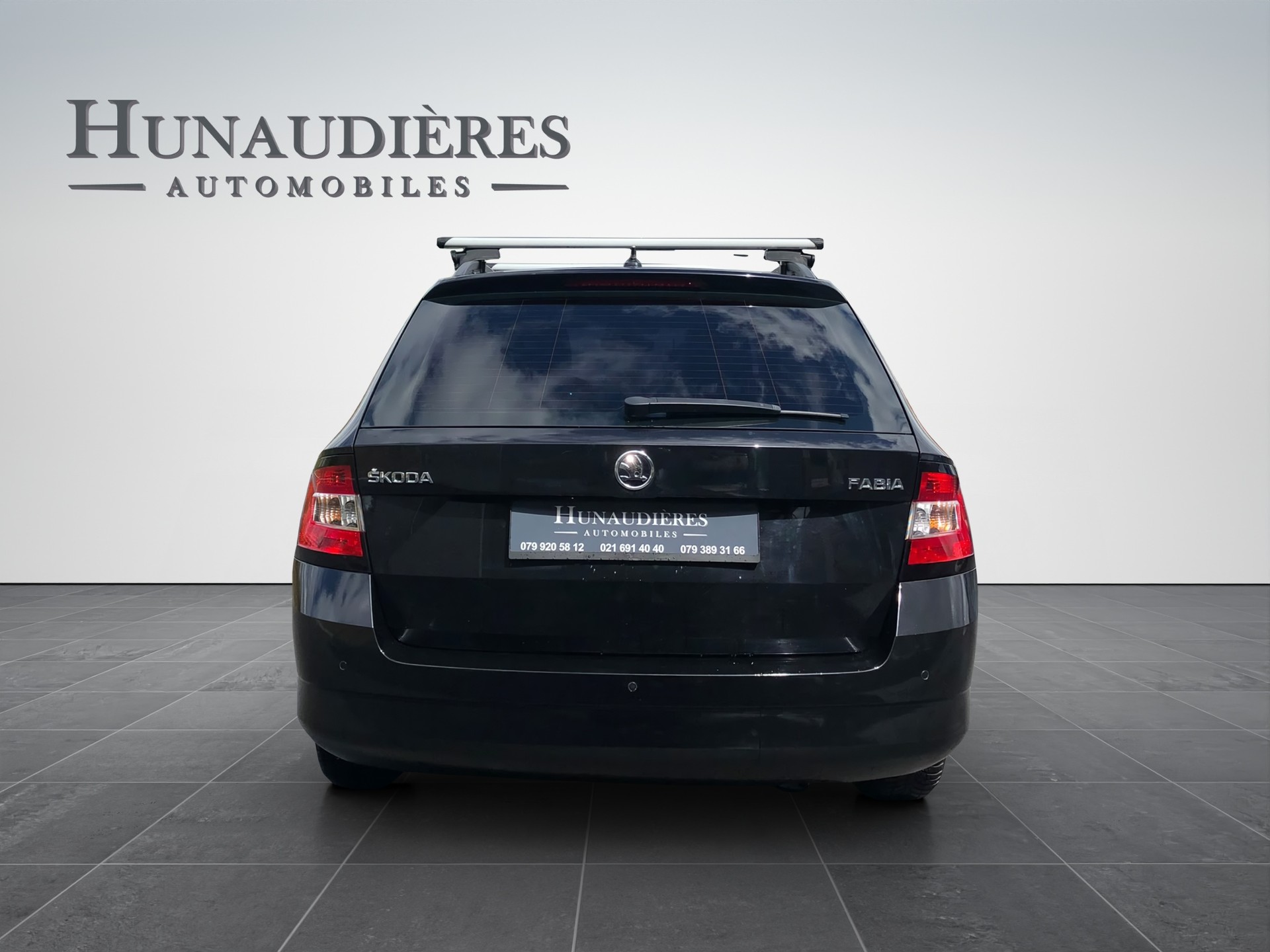 SKODA Fabia 1.2 TSI Style-image-14