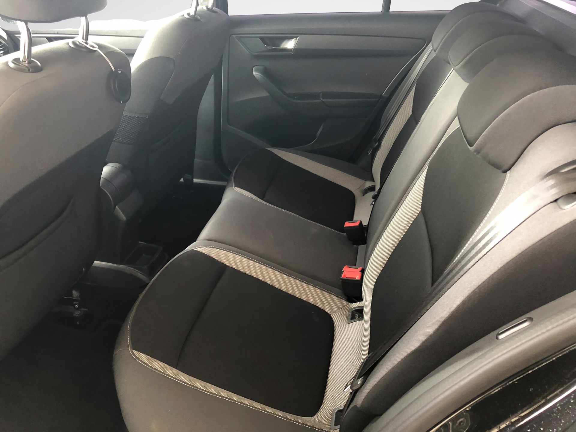 SKODA Fabia 1.2 TSI Style-image-9