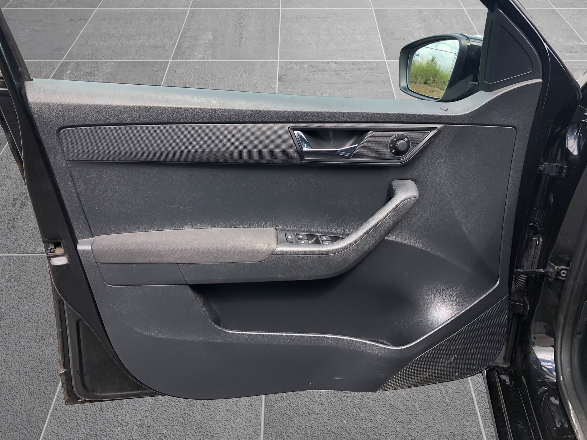 SKODA Fabia 1.2 TSI Style-image-5