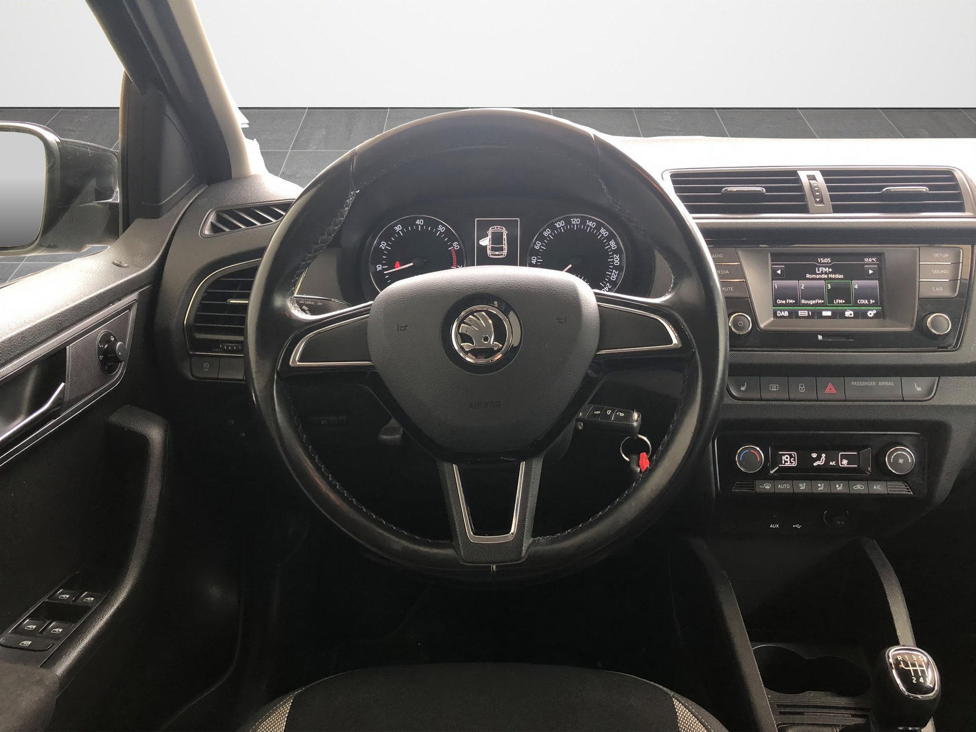 SKODA Fabia 1.2 TSI Style-image-8