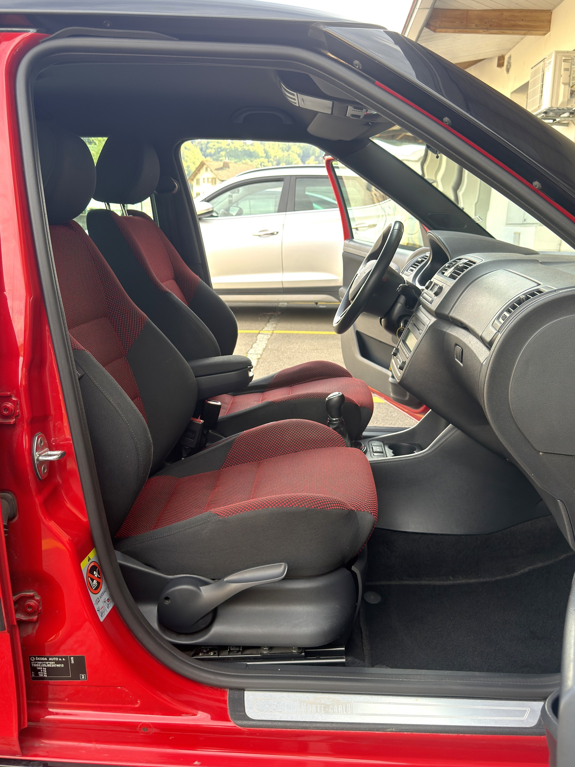 SKODA Fabia 1.6 TDI Ambiente-image-11