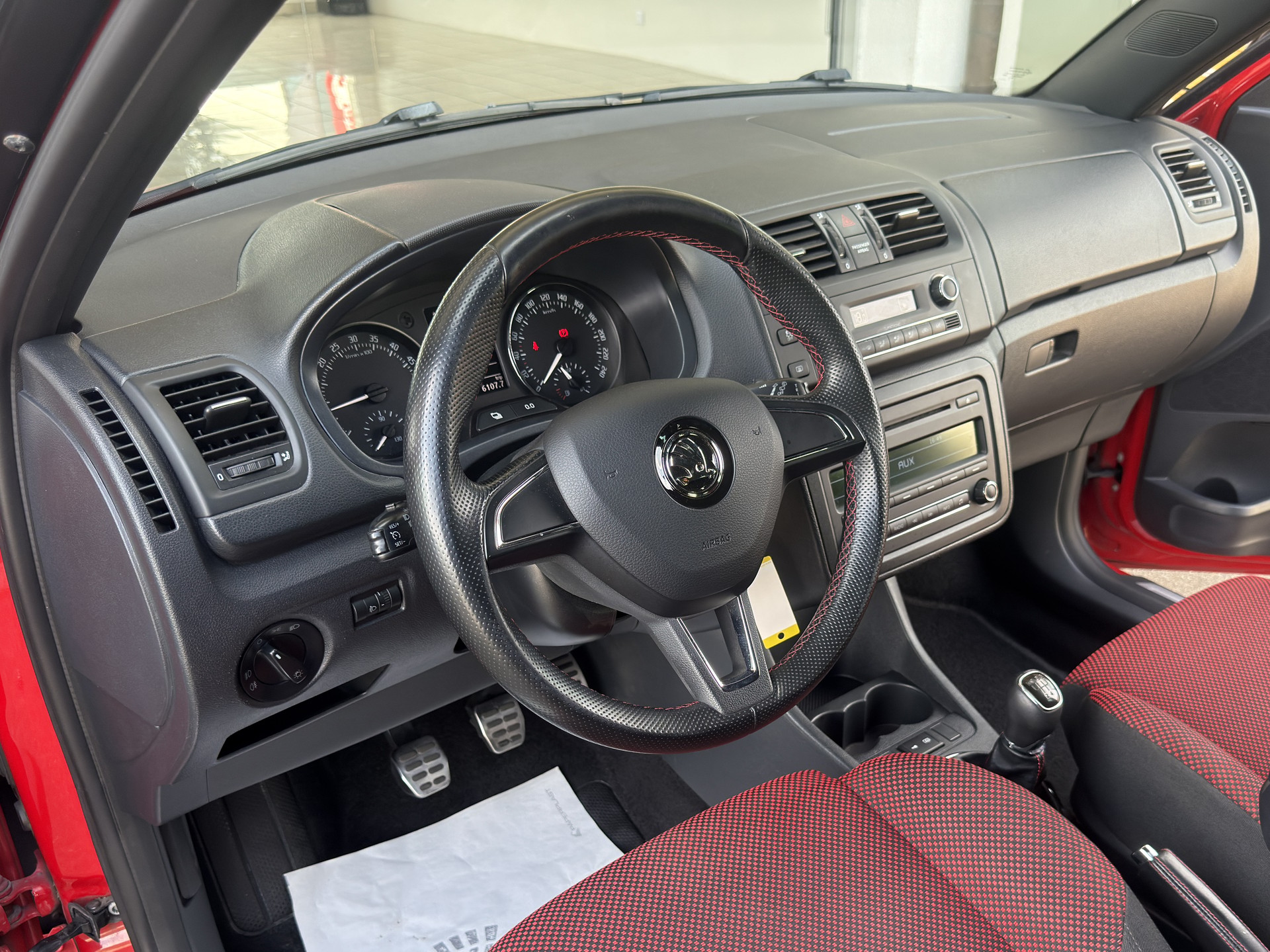 SKODA Fabia 1.6 TDI Ambiente-image-8