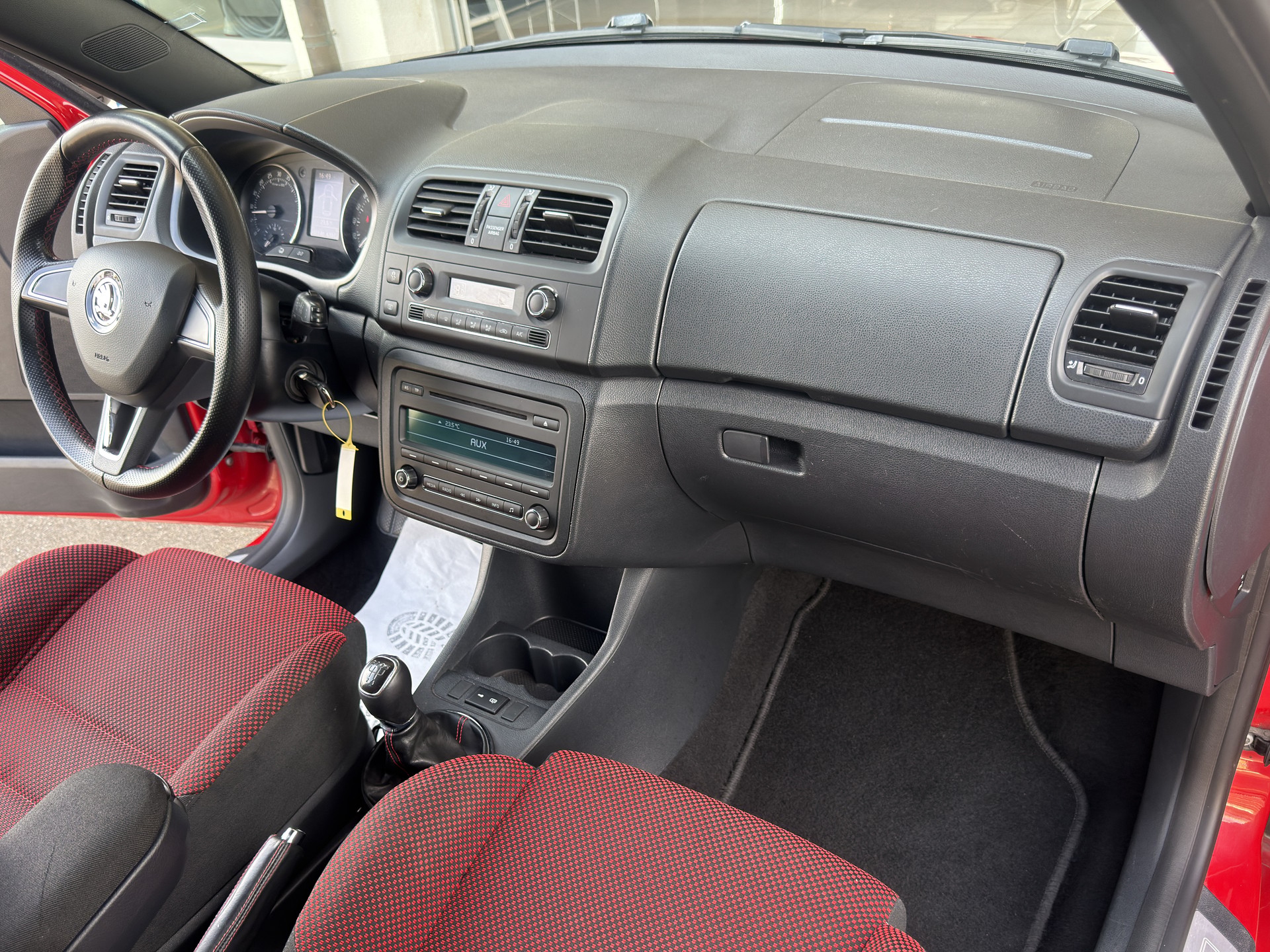 SKODA Fabia 1.6 TDI Ambiente-image-10