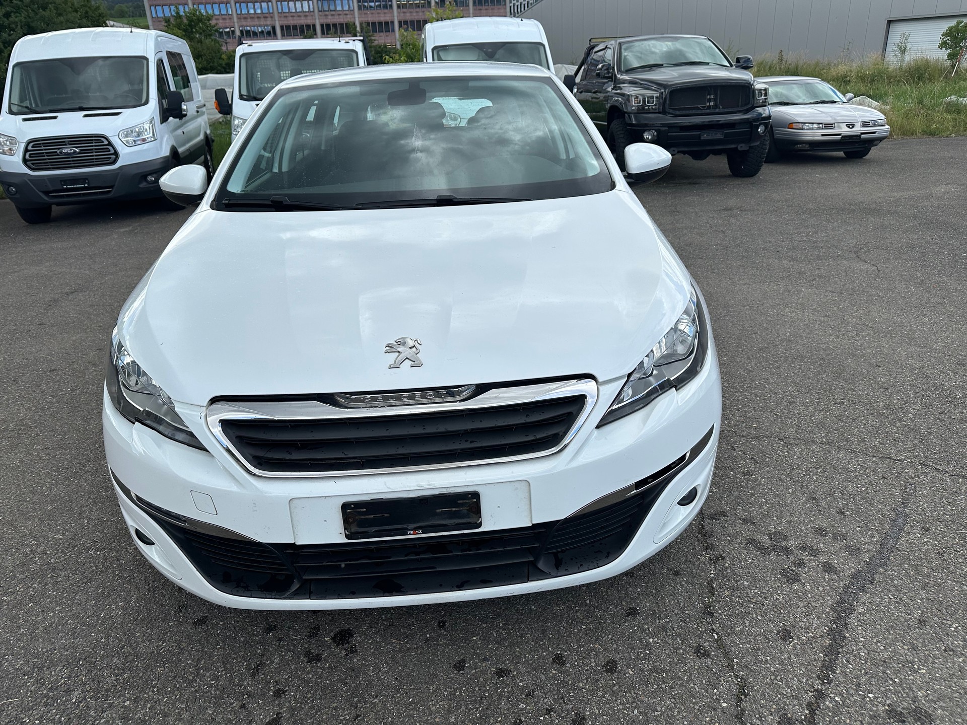 PEUGEOT 308 SW 1.6 BlueHDI Business-image-1
