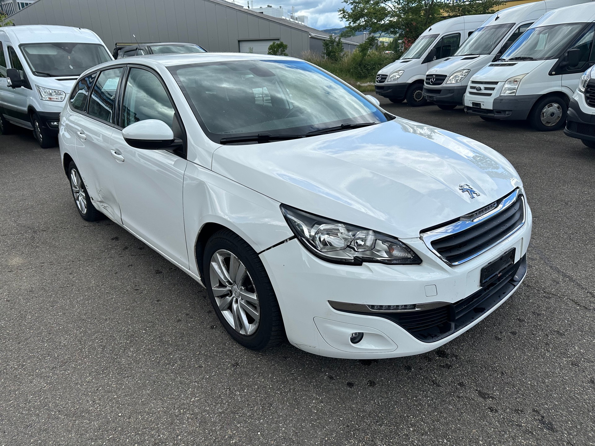 PEUGEOT 308 SW 1.6 BlueHDI Business-image-2