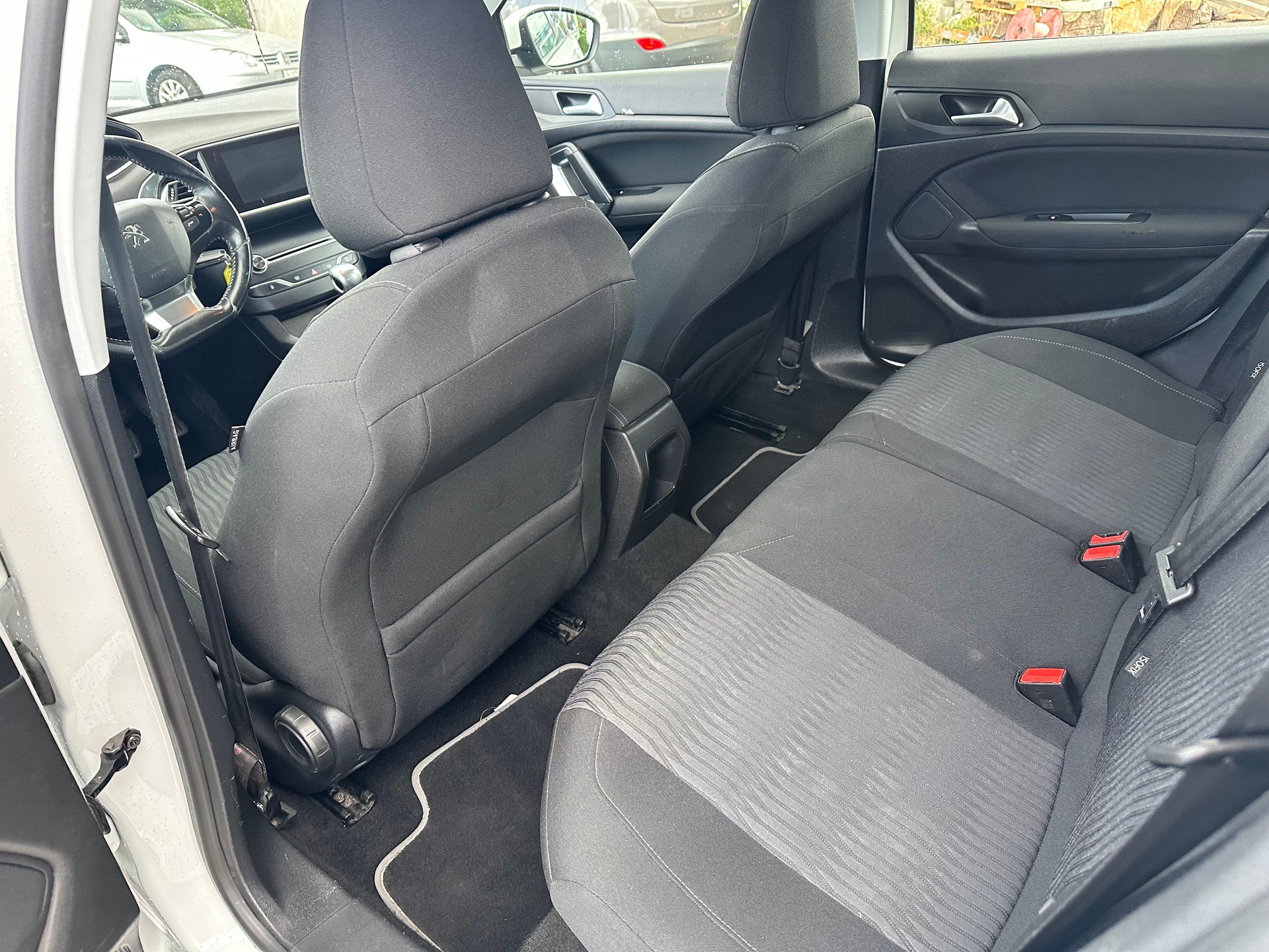 PEUGEOT 308 SW 1.6 BlueHDI Business-image-8