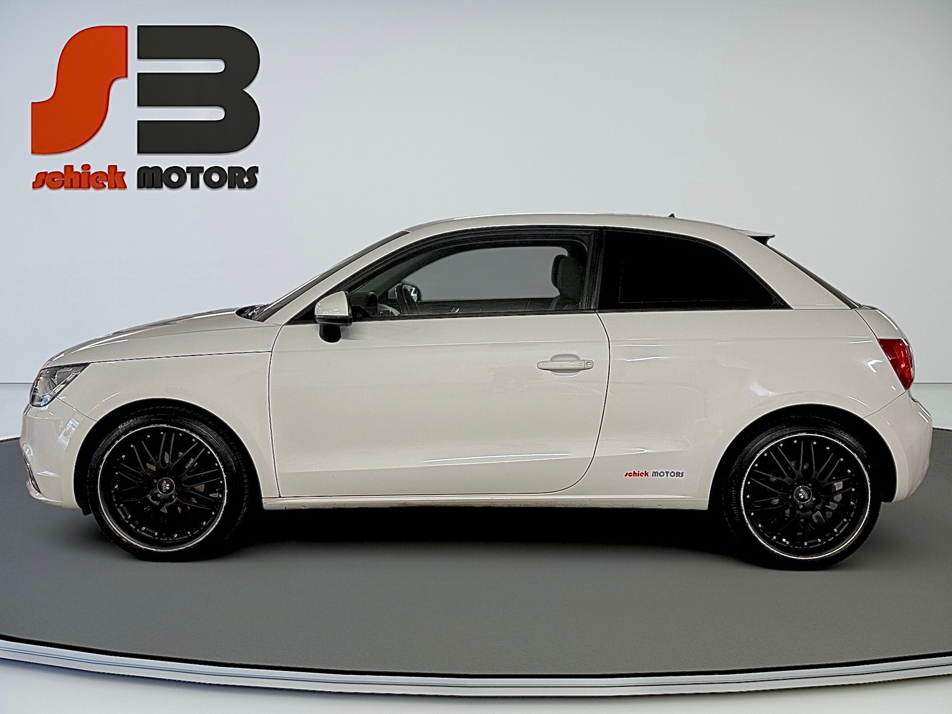 AUDI A1 1.2 TFSI Attraction-image-7